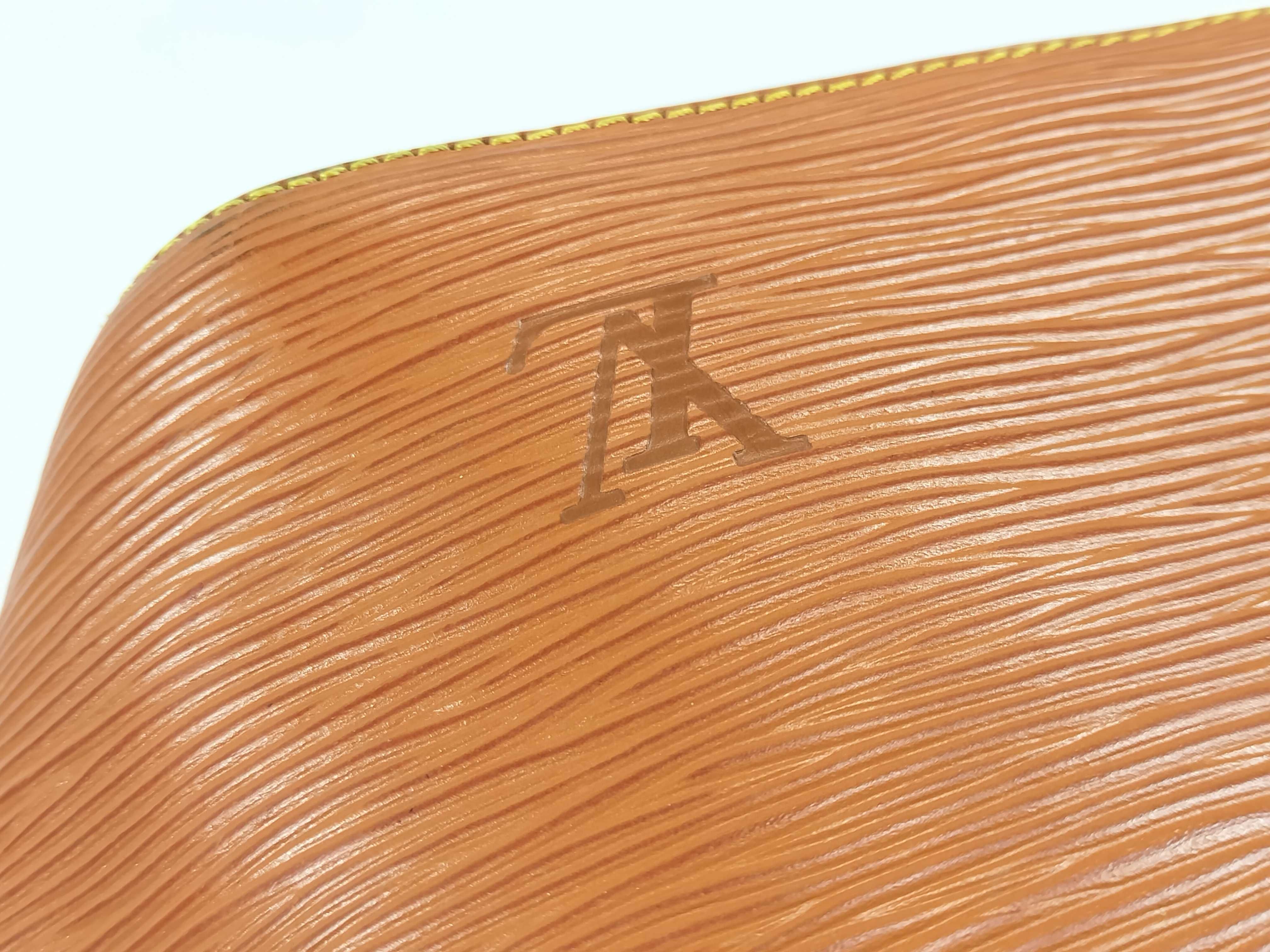 Epi Petit Noé M44103 Shoulder Bag — view 14
