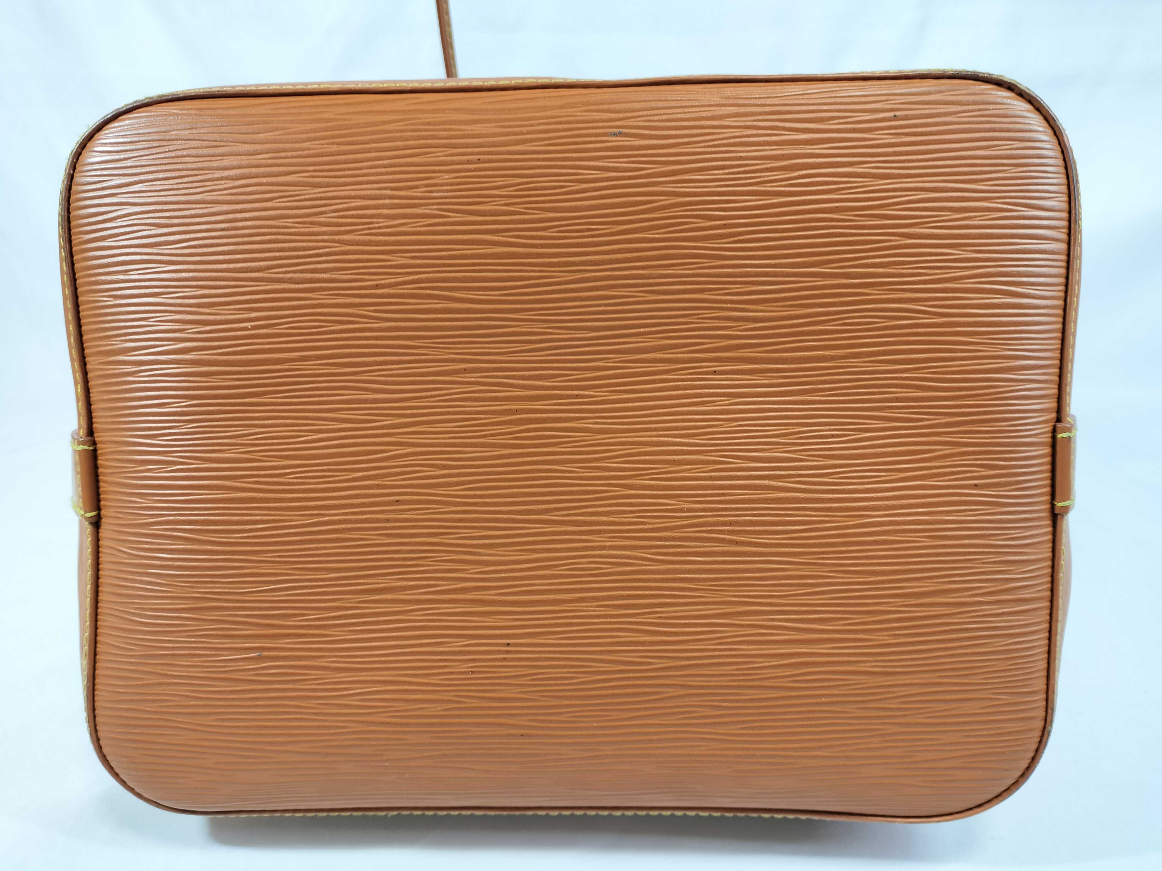 Epi Petit Noé M44103 Shoulder Bag — view 7