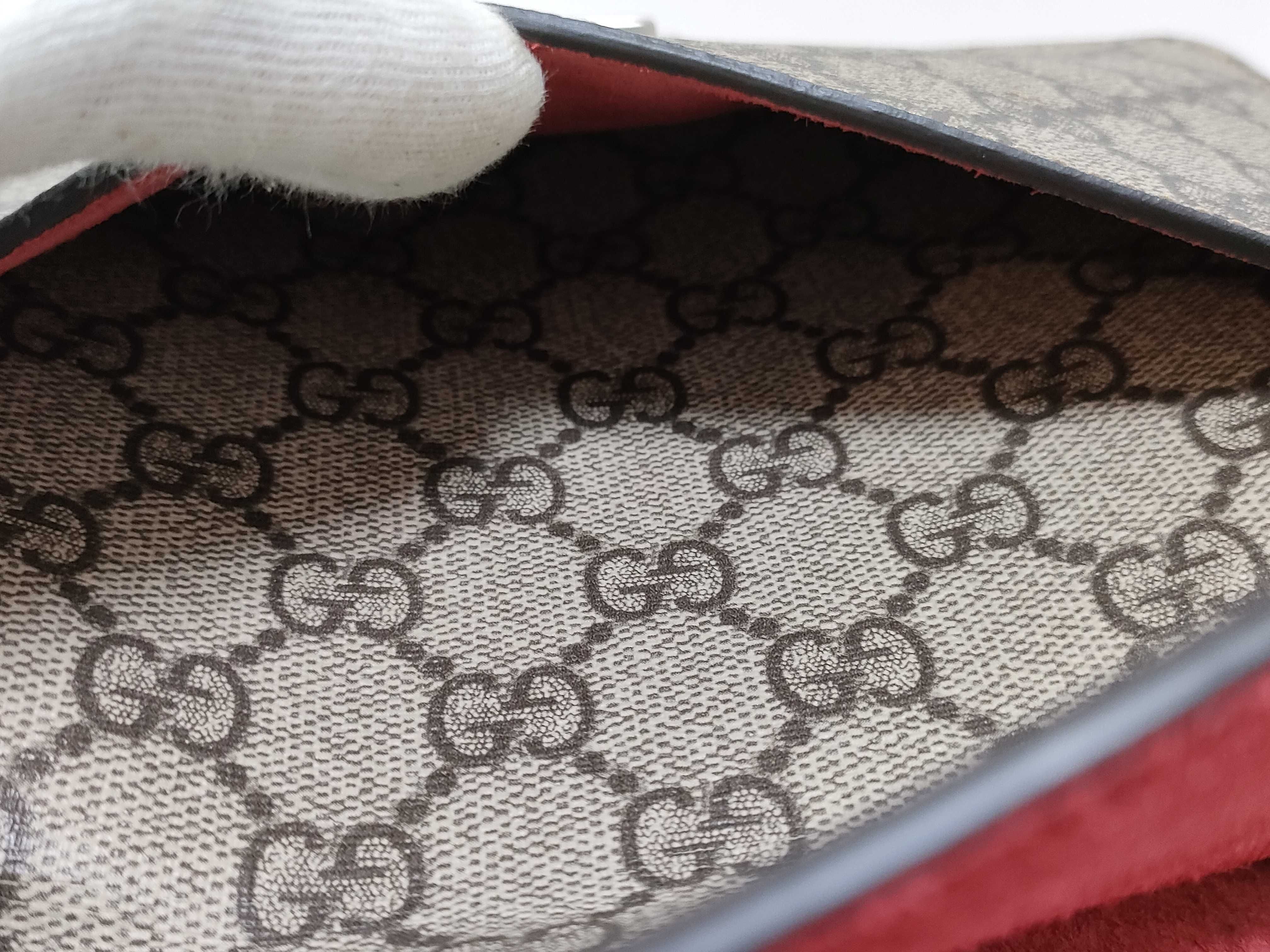 GG Supreme Shoulder Bag — view 11