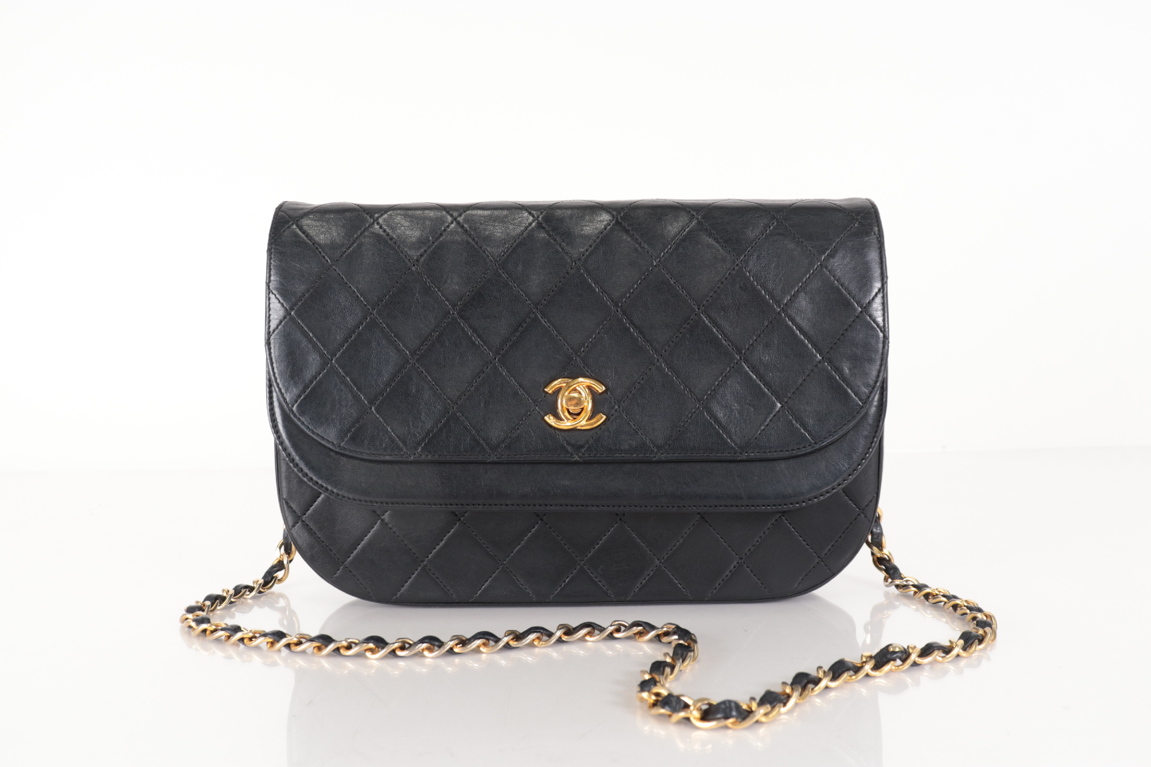 Round Double Flap Lambskin Chain Shoulder Bag