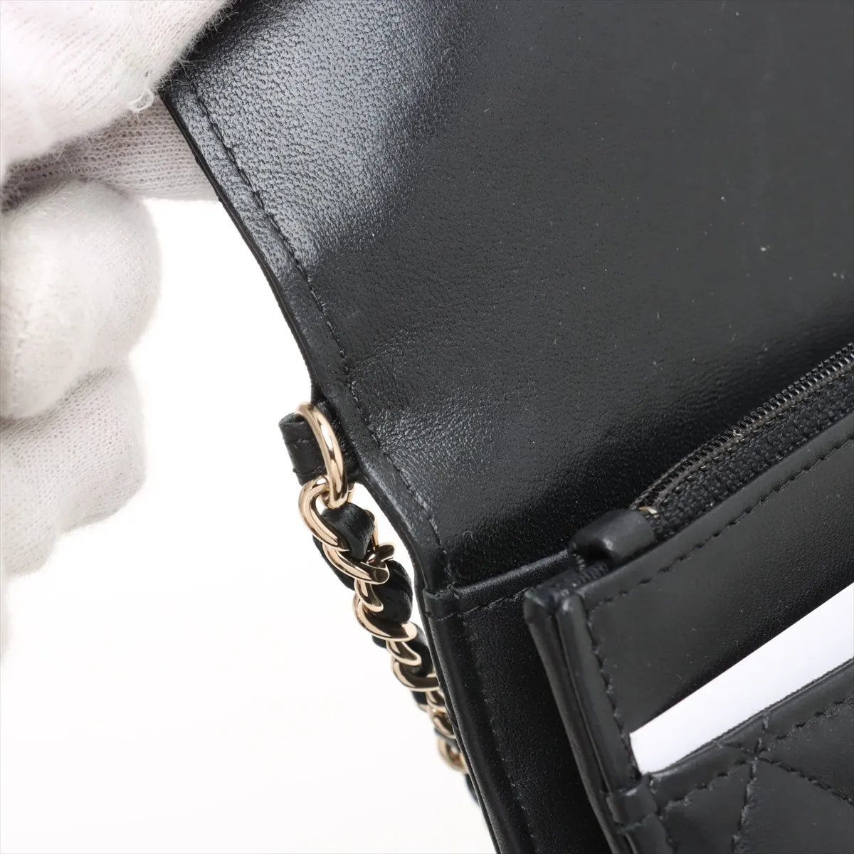 Matelasse Lambskin Chain Wallet Pearl Black Gold Hardware E4NJ9NK5 Random Plate — view 13