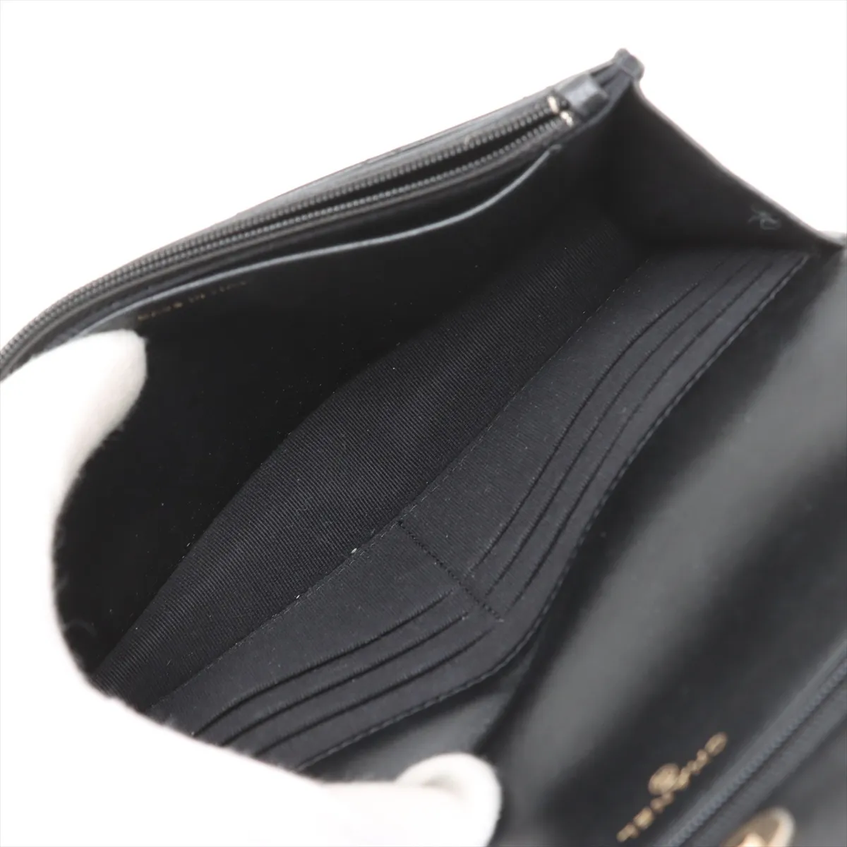 Matelasse Lambskin Chain Wallet Pearl Black Gold Hardware E4NJ9NK5 Random Plate — view 6