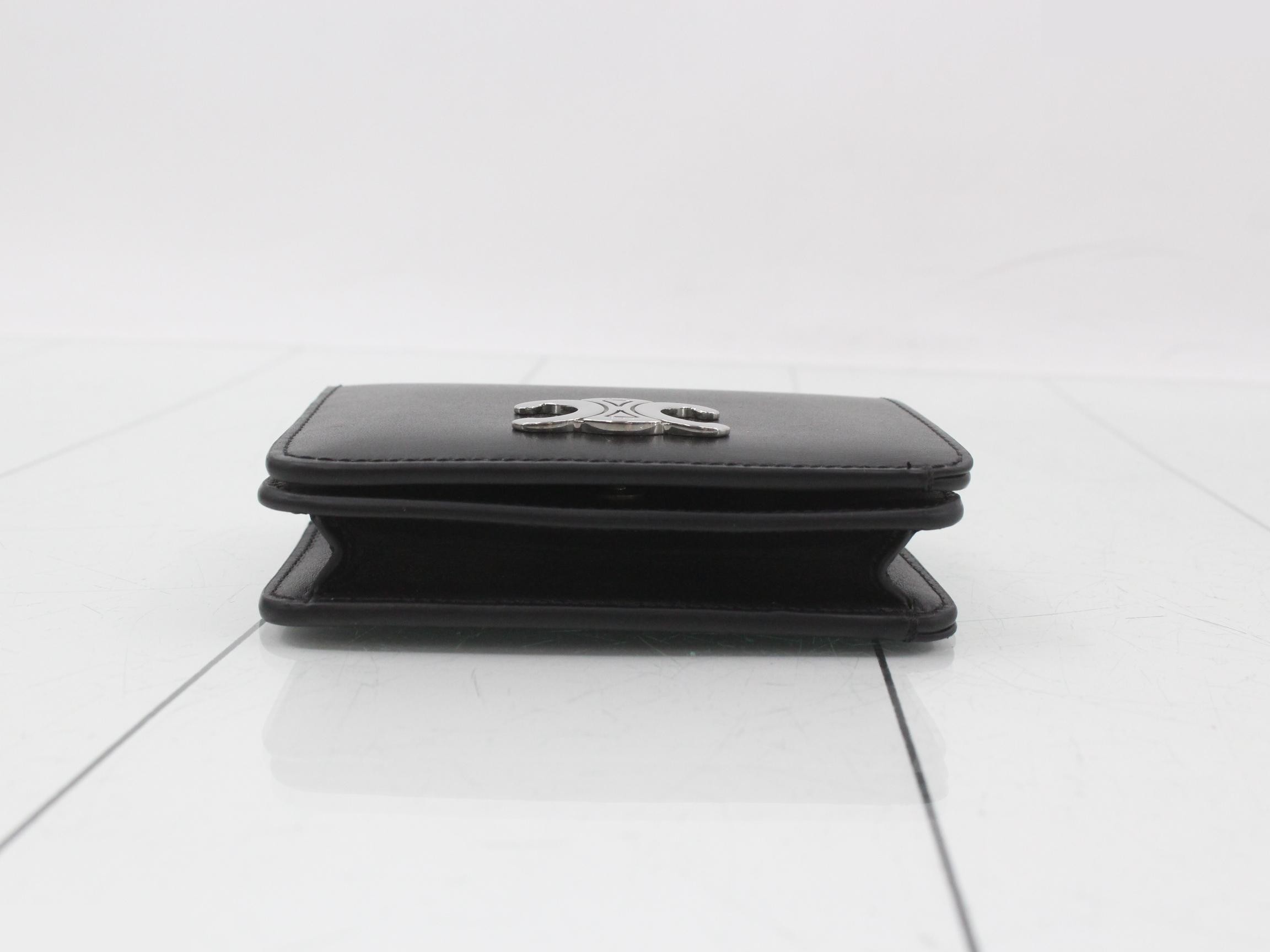 Other lines: Bags and Wallets — view 3