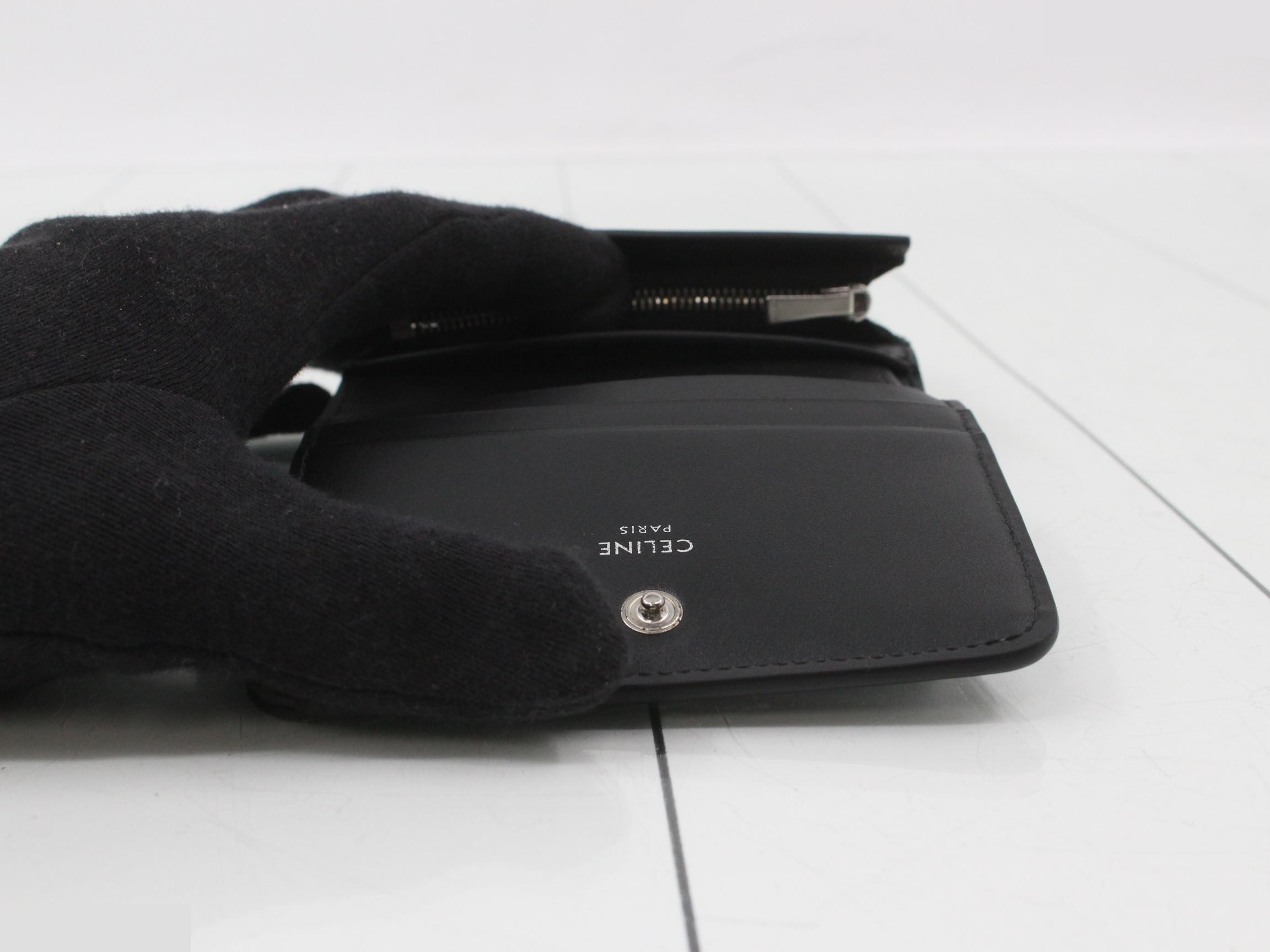 Other lines: Bags and Wallets — view 4