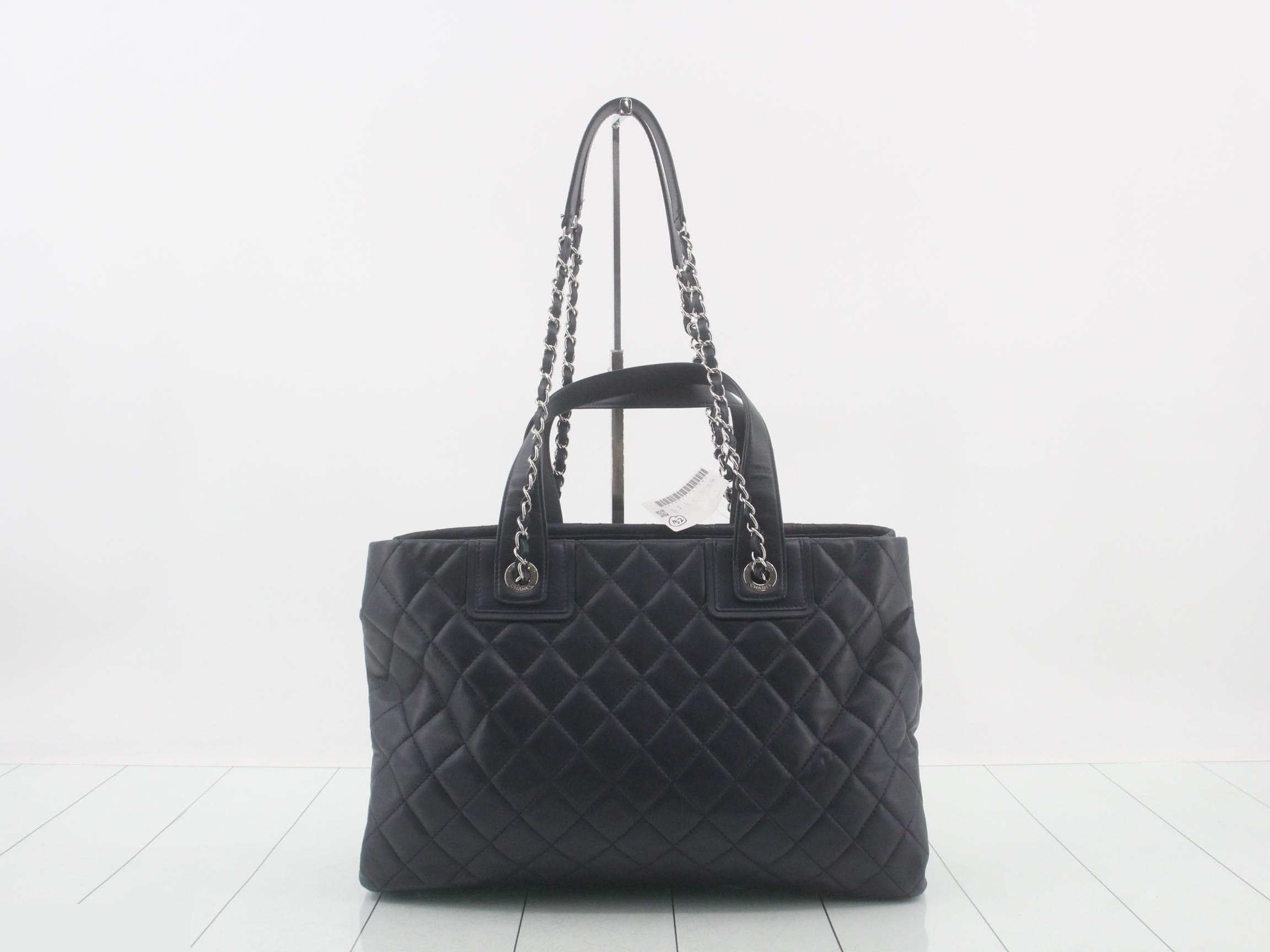 Matelassé Leather 2-Way Chain Tote Bag, Navy — view 2