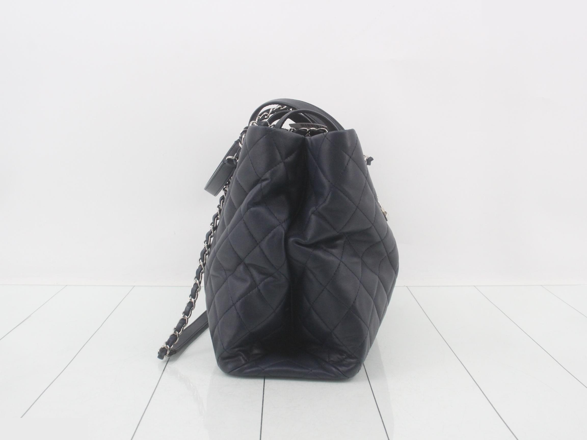 Matelassé Leather 2-Way Chain Tote Bag, Navy — view 4