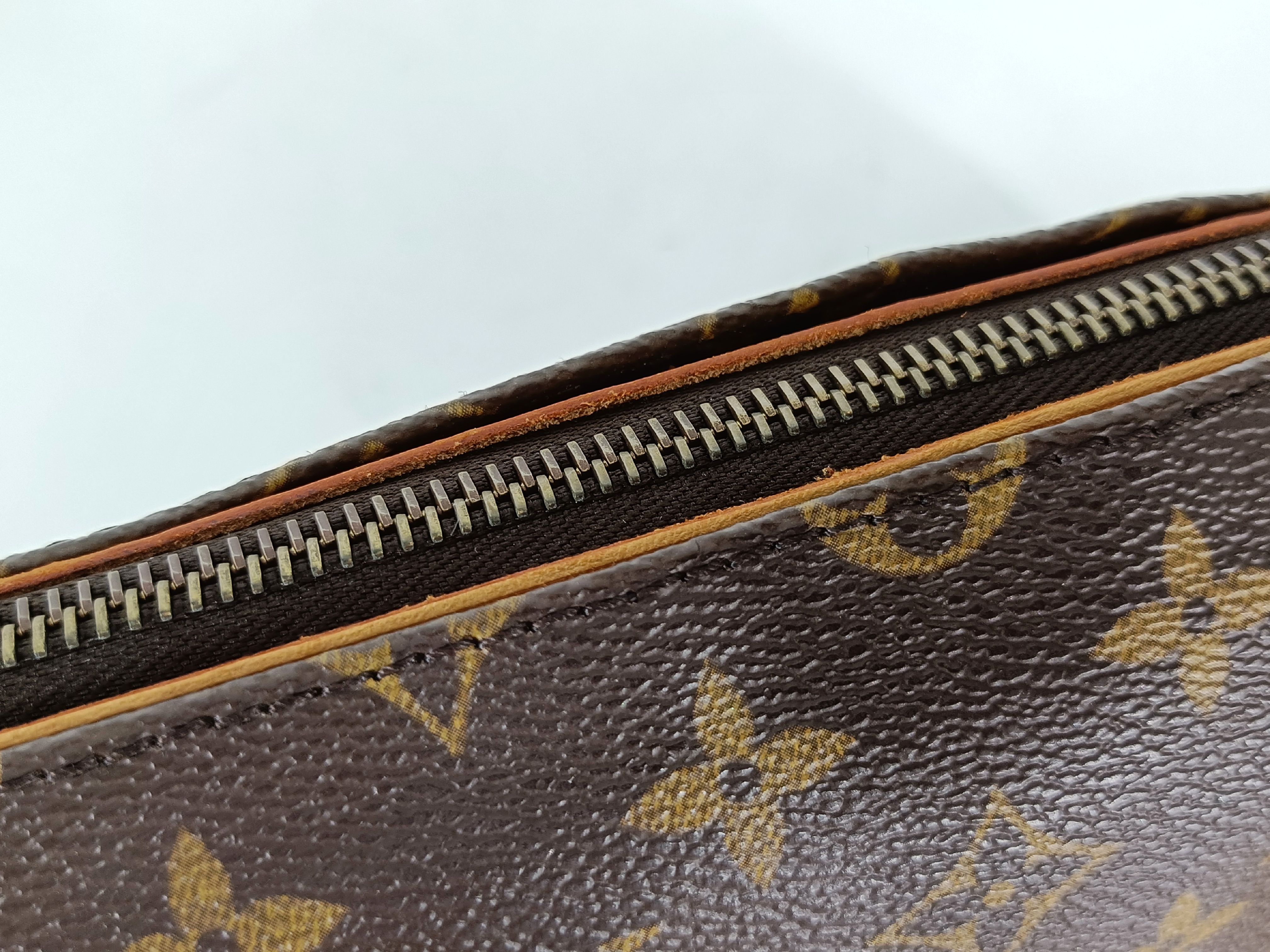 Monogram Popincourt M40009 VI0035 Brown Handbag — view 8