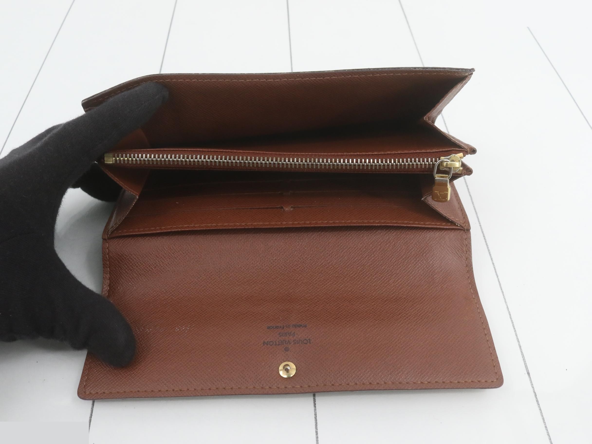 wallet — view 4