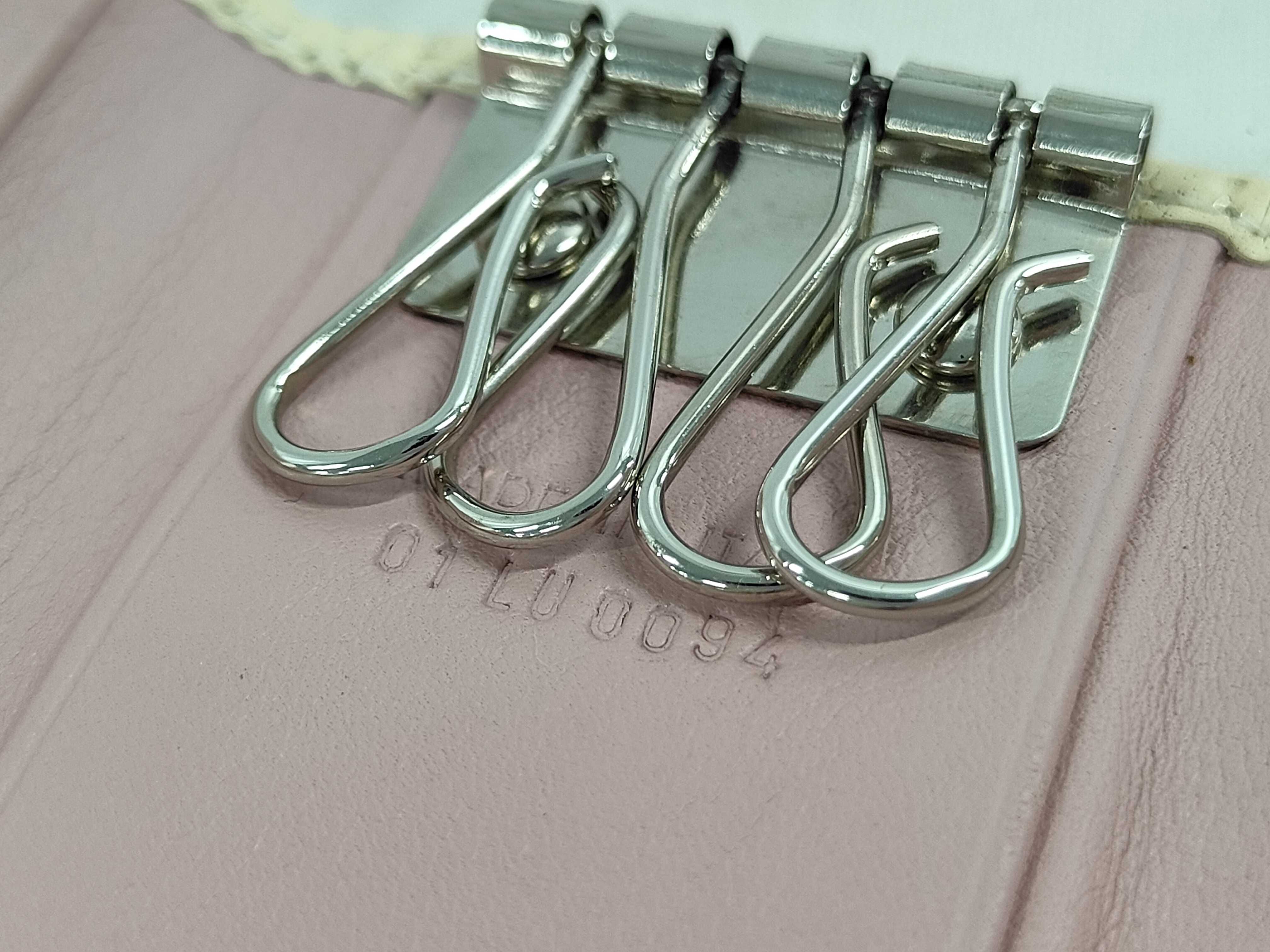 key case 4 rows key case/key chain — view 9