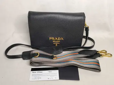 Vitello Daino Shoulder Bag, Black, 1BD102, B Rank (Shoulder Bag)
