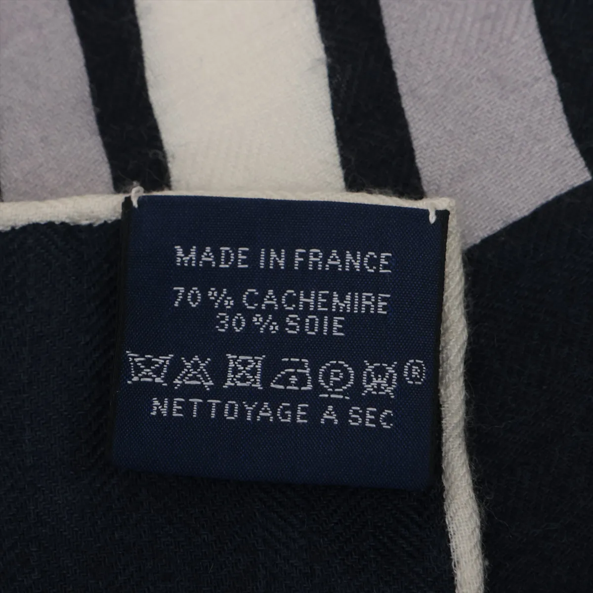 Carrége en La Selle Imaginaire Imaginary saddle Stole Cashmere x Silk Navy Thread — view 6