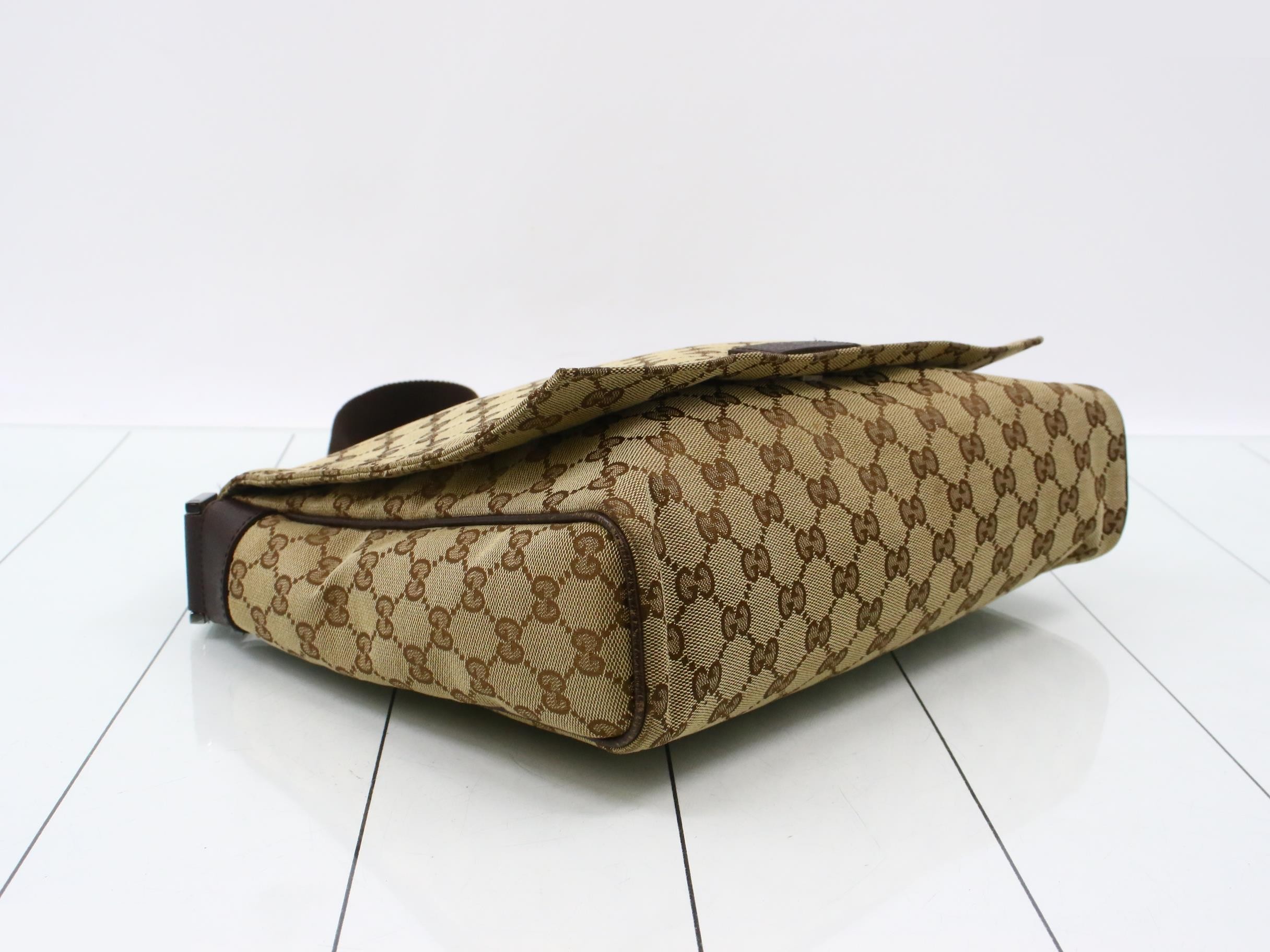 GG Canvas Shoulder Bag — view 5