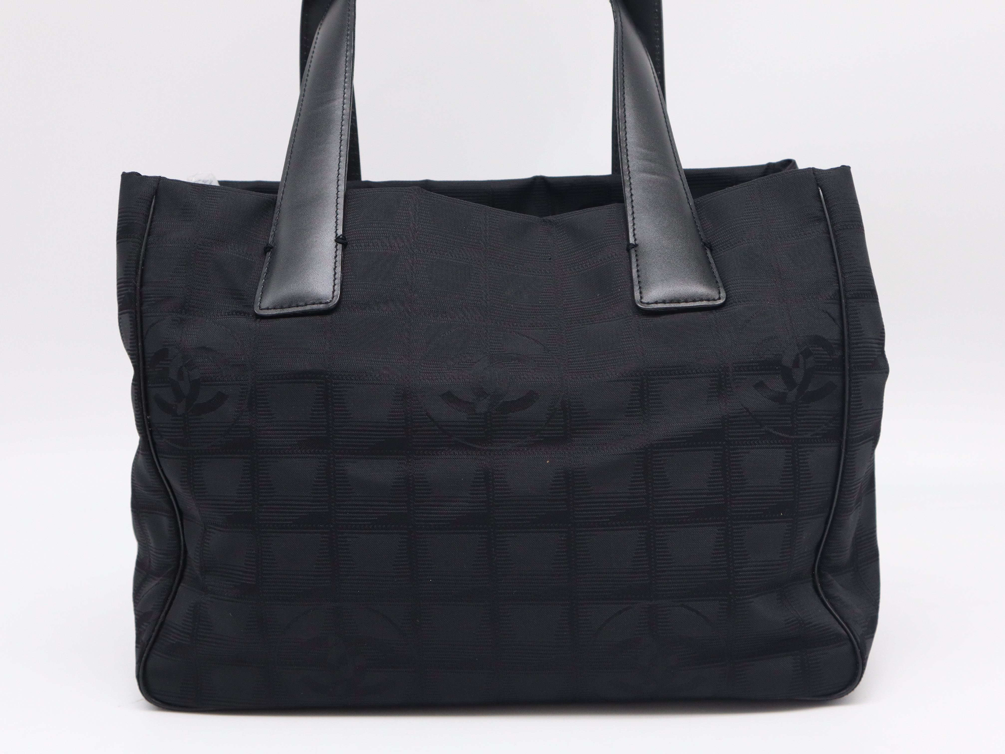 New Travel Line Nylon Leather Black Seal 8912293 Tote Bag — view 2