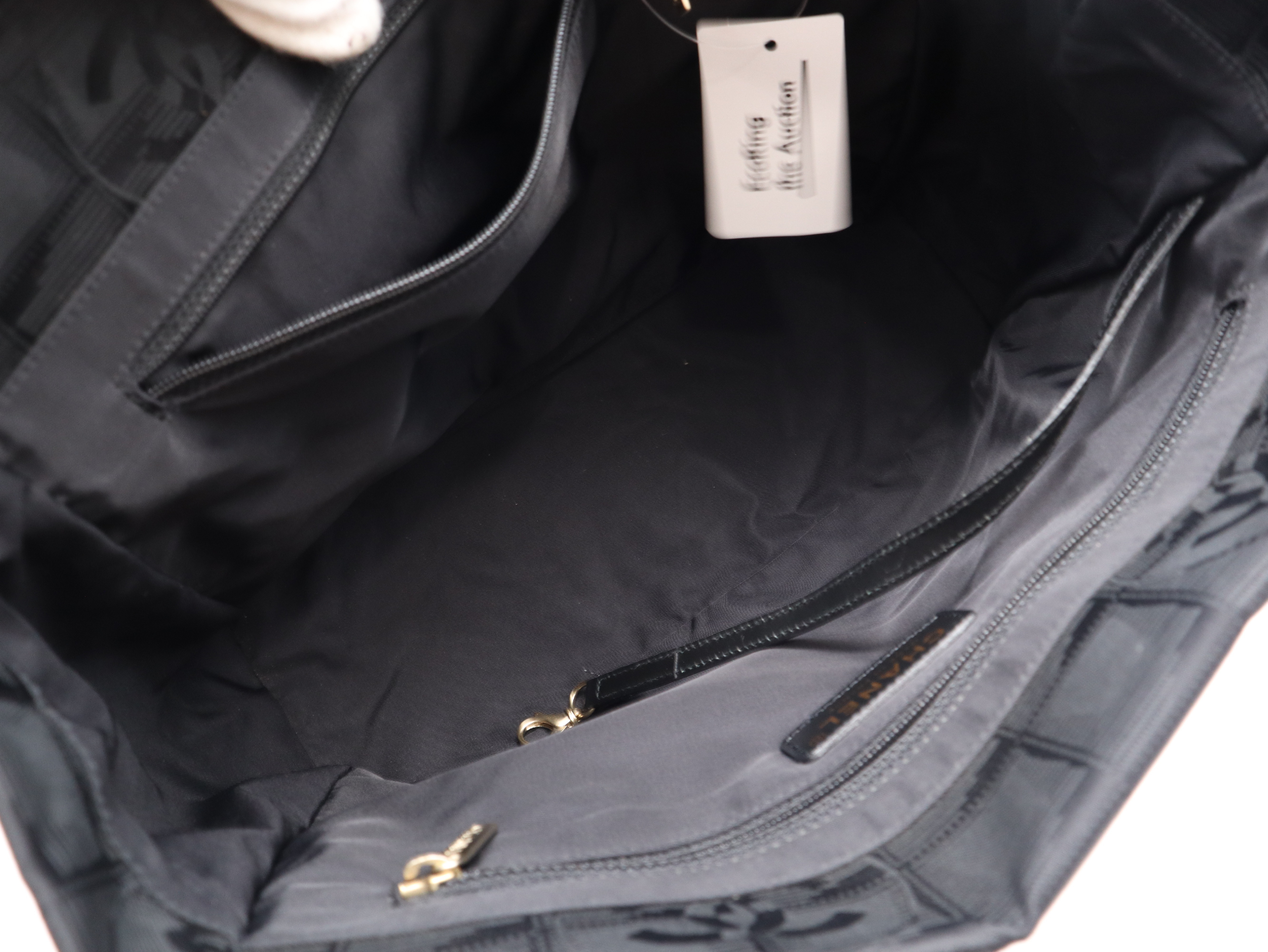 New Travel Line Nylon Leather Black Seal 8912293 Tote Bag — view 11