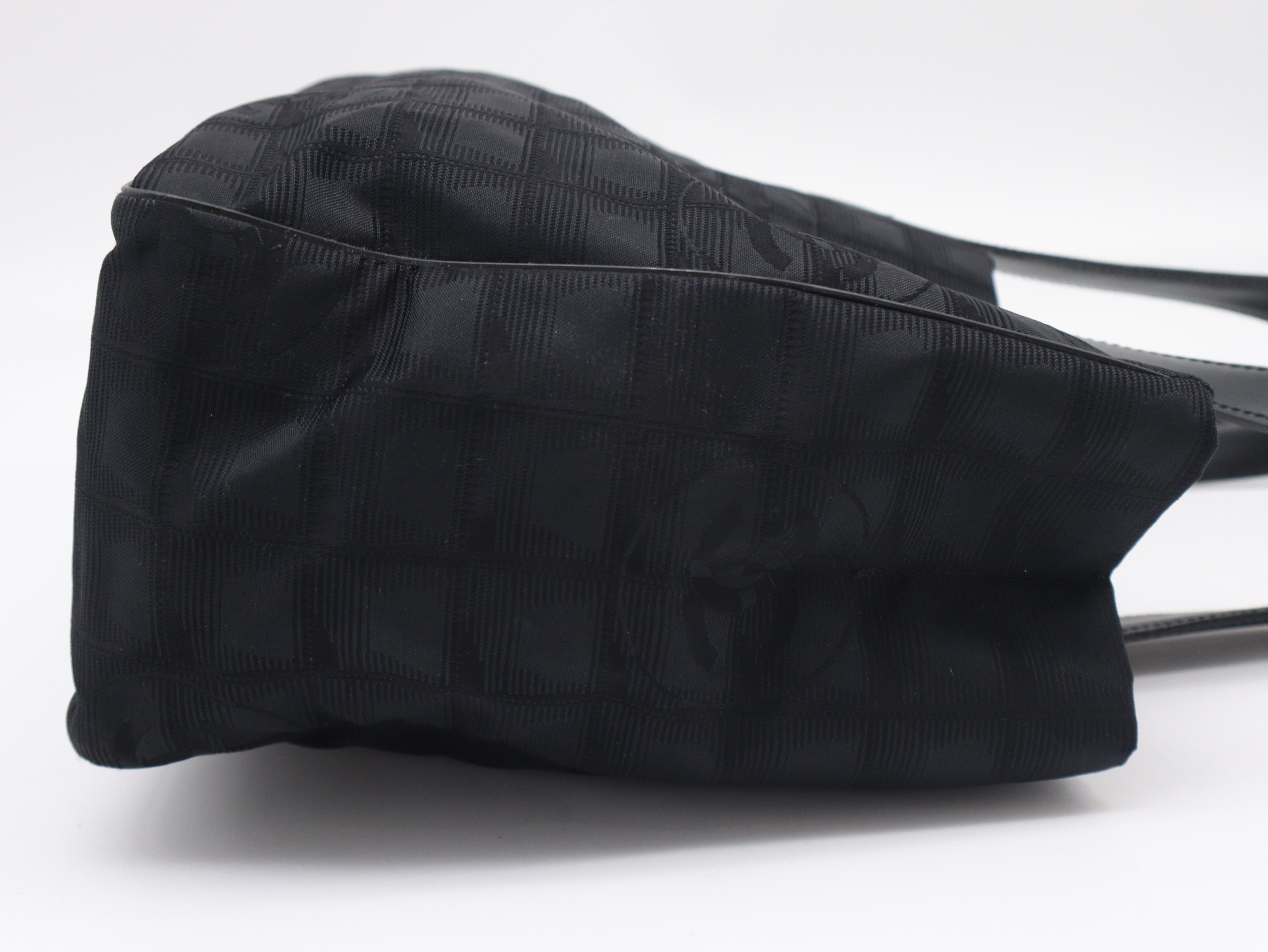 New Travel Line Nylon Leather Black Seal 8912293 Tote Bag — view 4