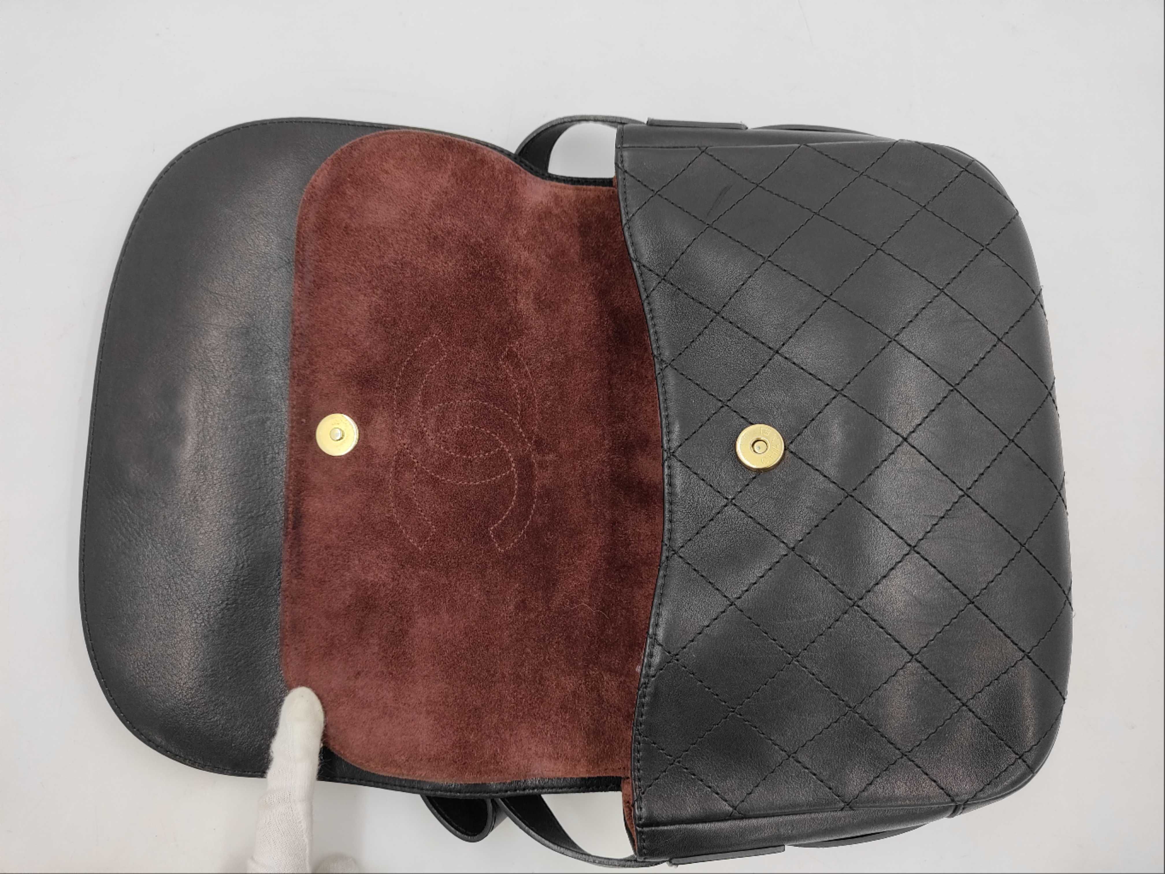 Box Calf Black Shoulder Bag (Serial Number 24) — view 8