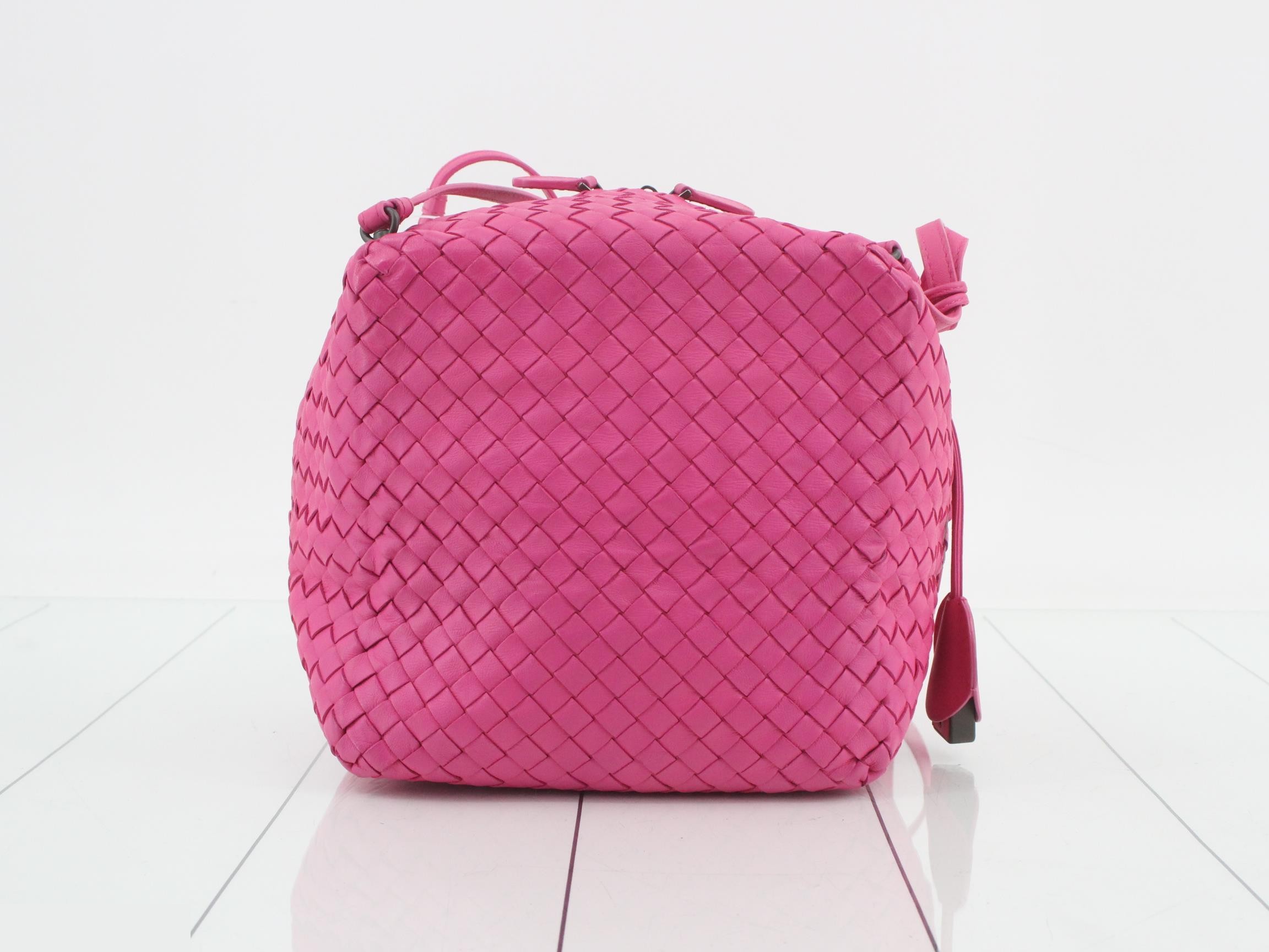 Intrecciato (bag) - Shoulder bag - Pink Leather — view 2