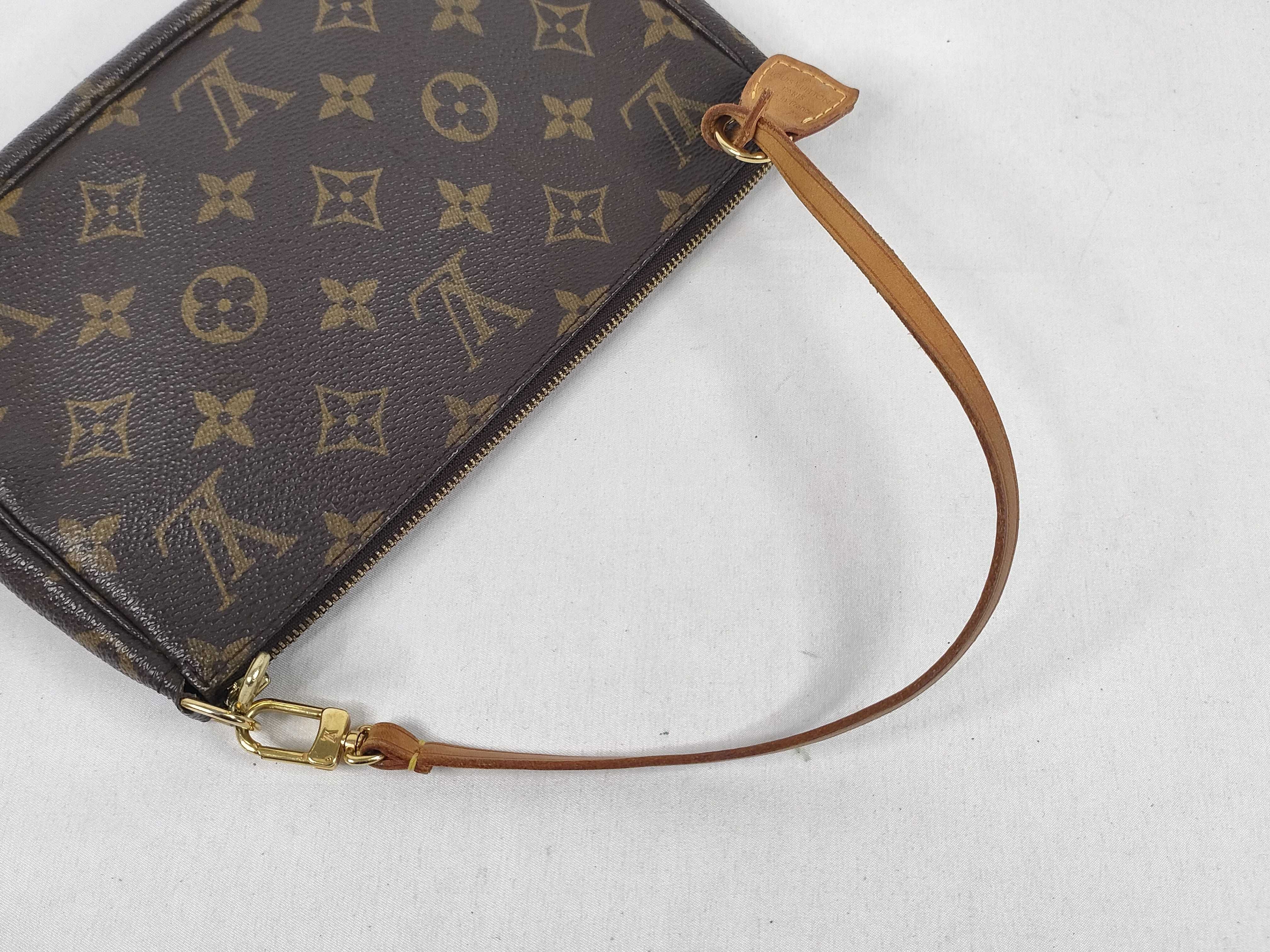 Monogram Pochette Accessoires M51980 VI1020 Handbag — view 3