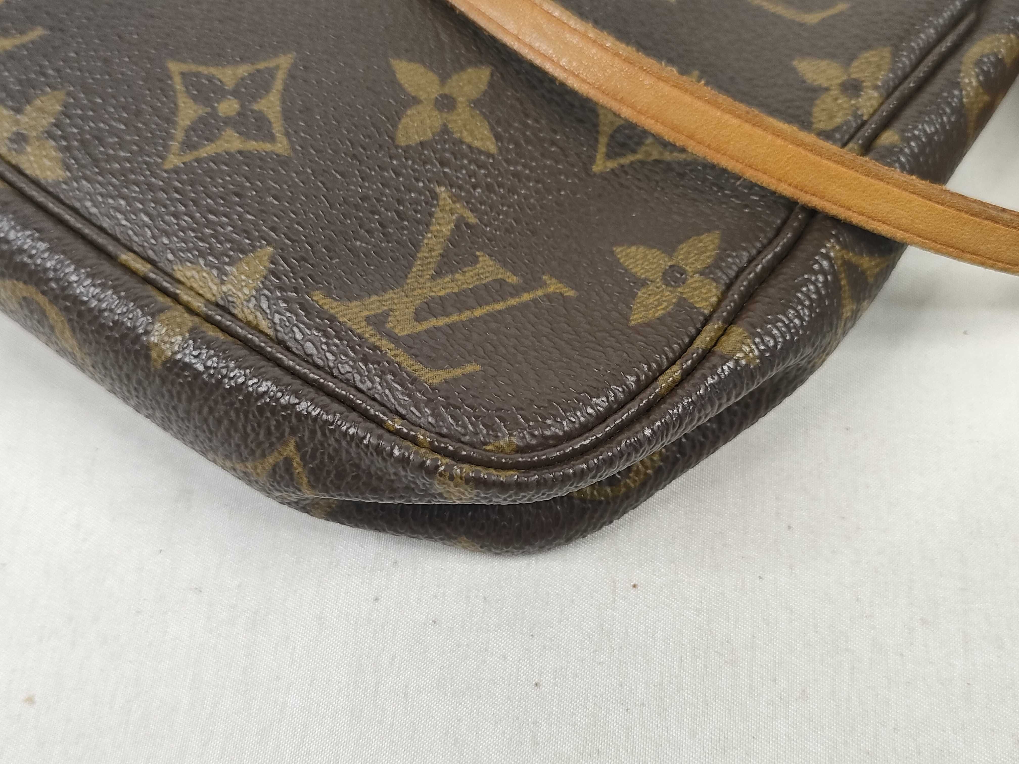 Monogram Pochette Accessoires M51980 VI1020 Handbag — view 6