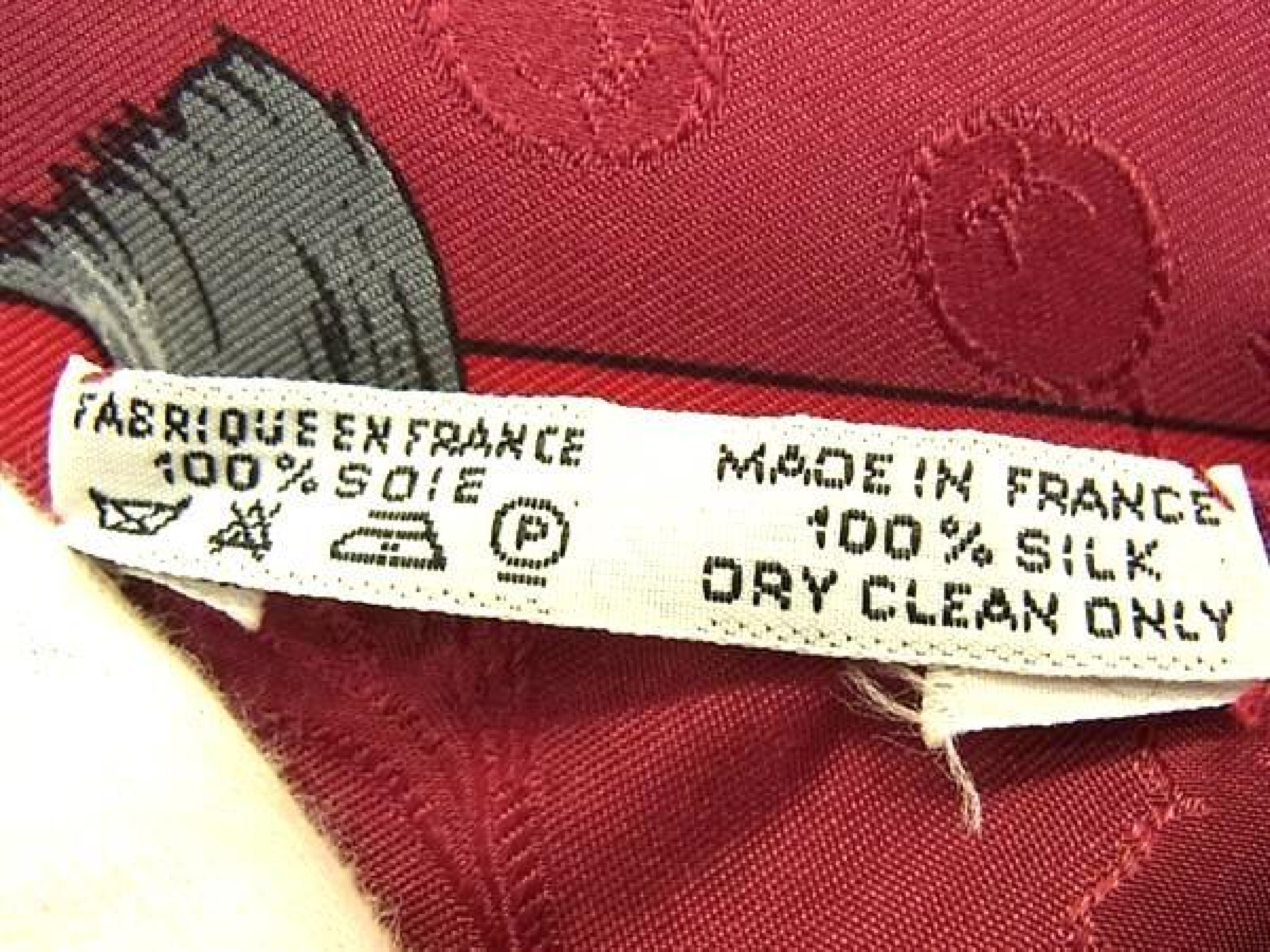 DAIMYO PRINCES DU SOLEIL LEVANT [Daimyo Prince of the Land of the Rising Sun] Kare90 100% Silk Large Scarf Red EA4060 Other Accessories — view 5