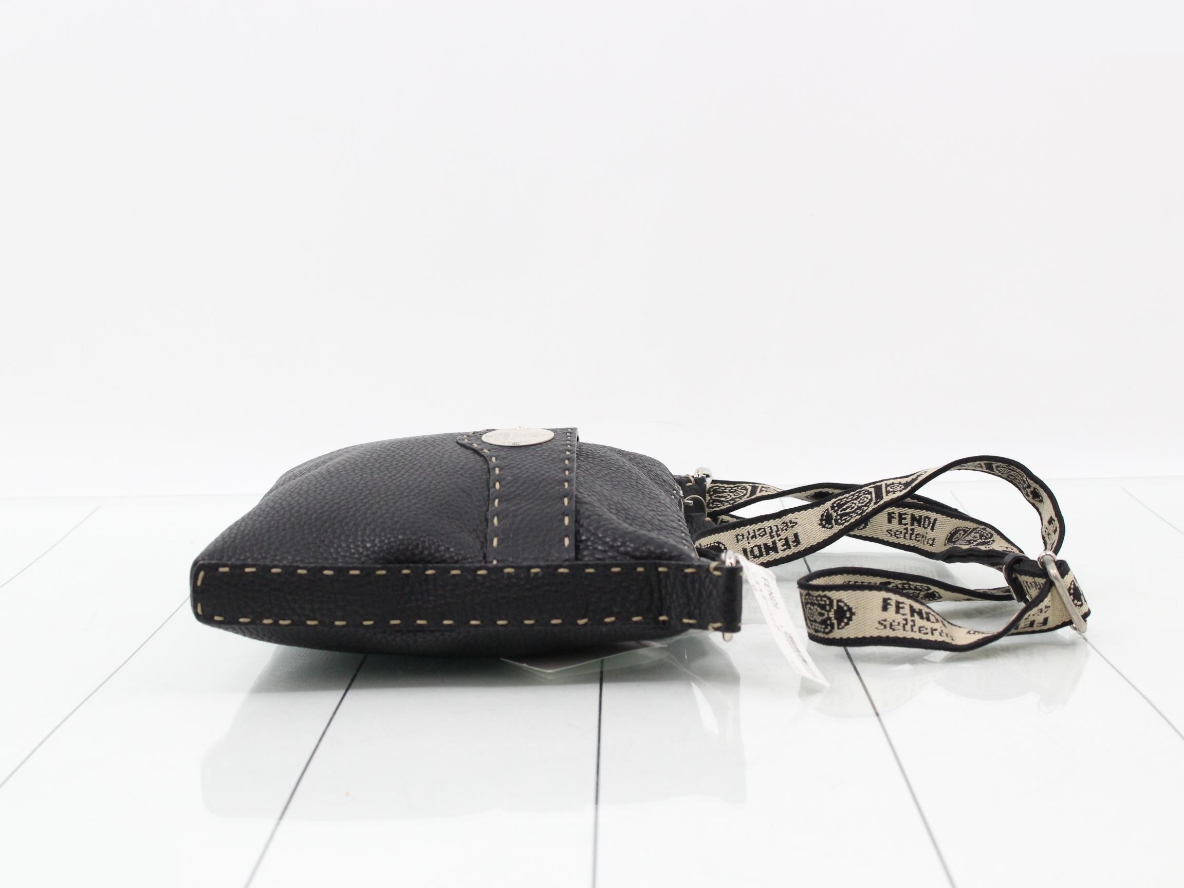 Shoulder bag — view 3