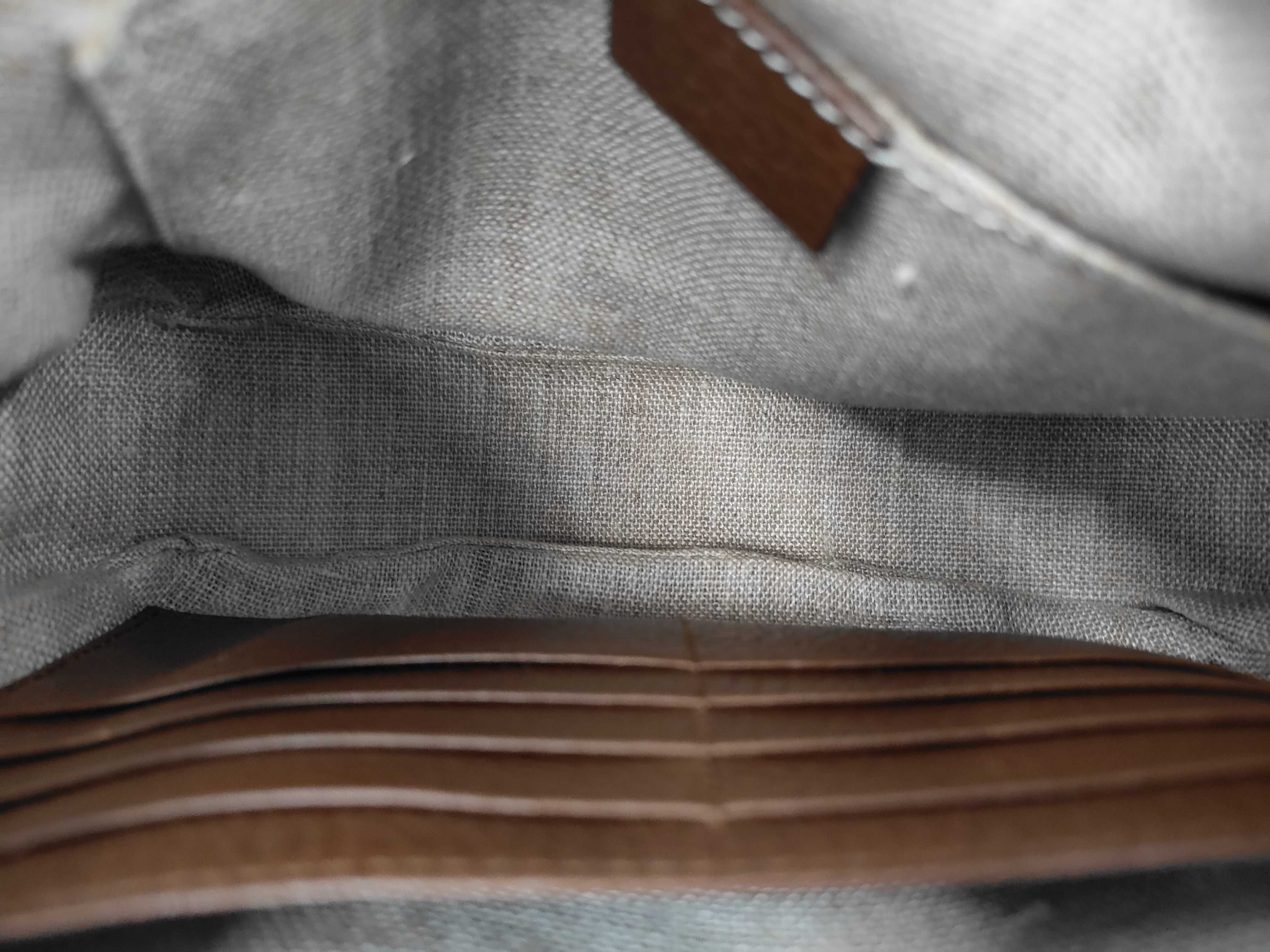 GG Canvas Shoulder Bag — view 8