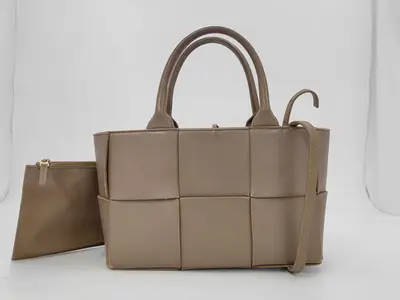 Intrecciato Bottega Veneta Arco Maxi Intrecciato Tote Bag with Pouch