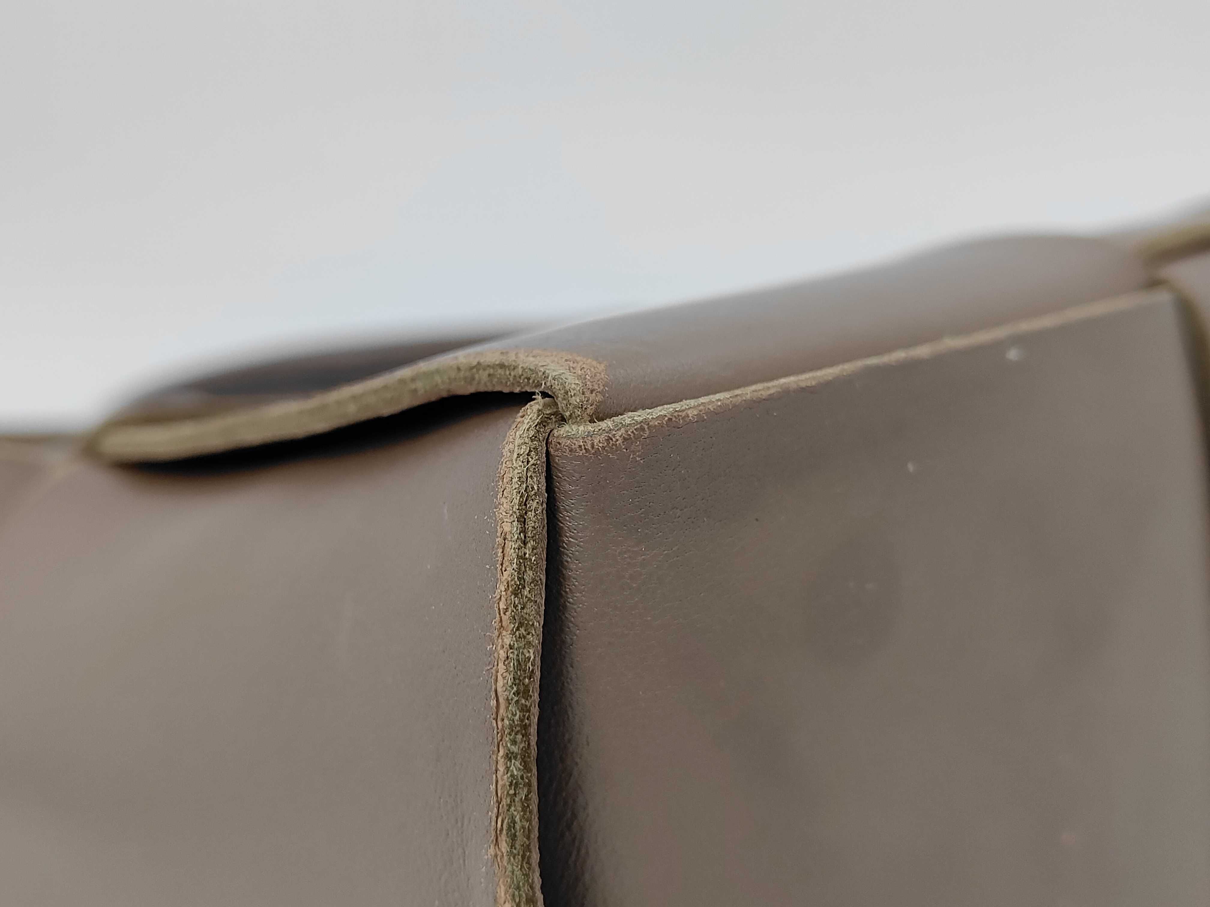 Intrecciato Bottega Veneta Arco Maxi Intrecciato Tote Bag with Pouch — view 6