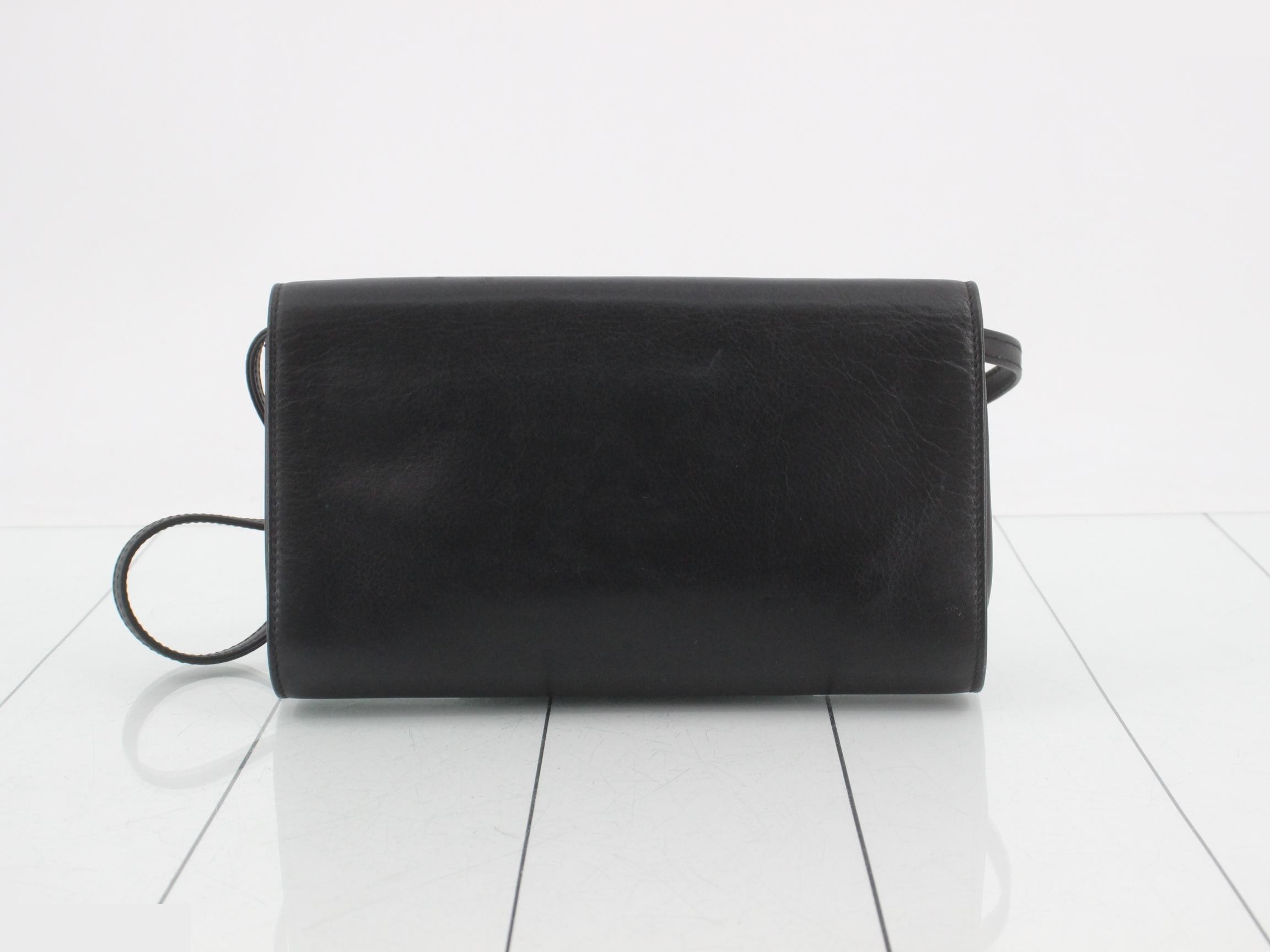 Leather shoulder bag with horsebit hardware, black. — view 2