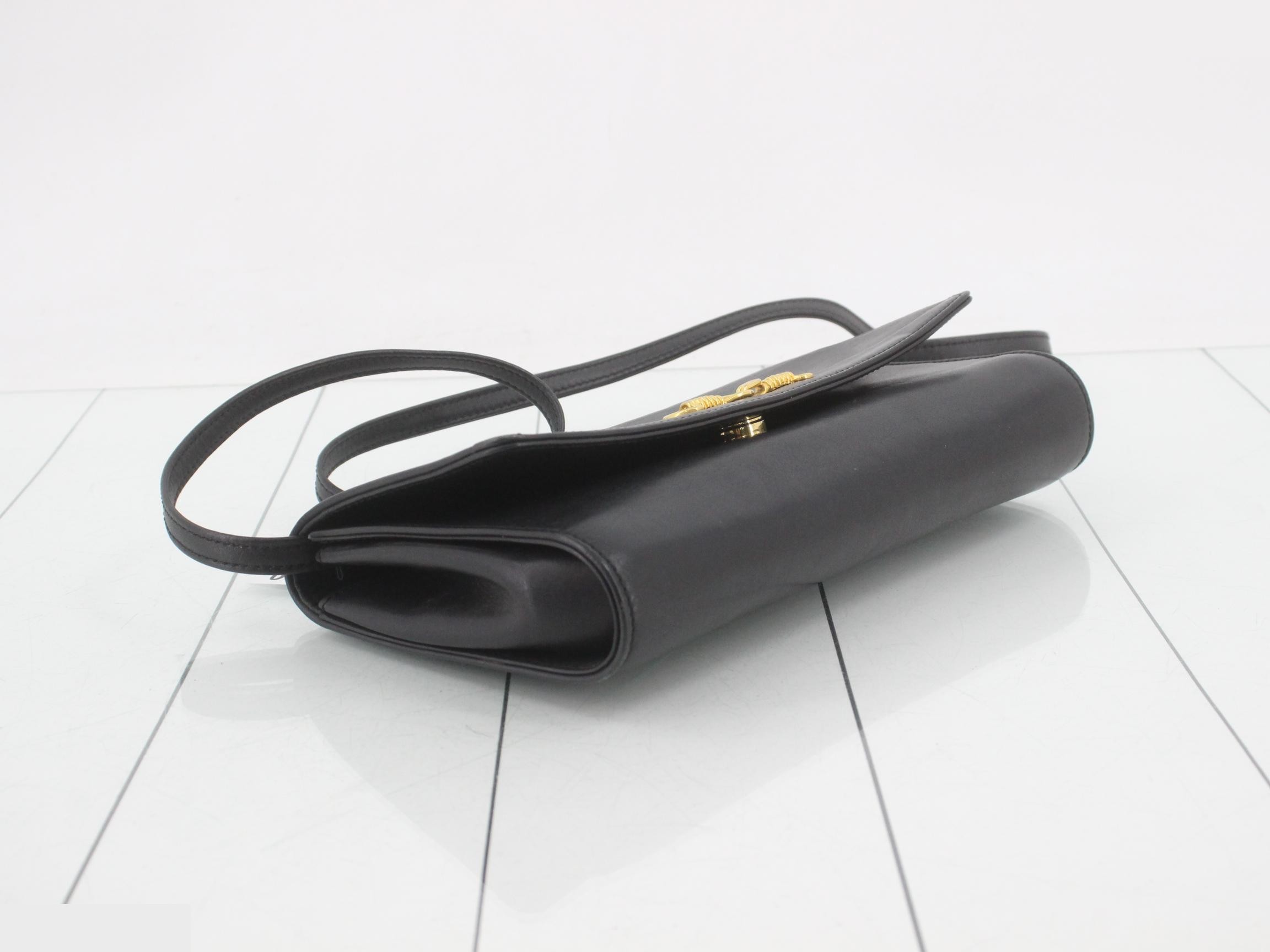 Leather shoulder bag with horsebit hardware, black. — view 5