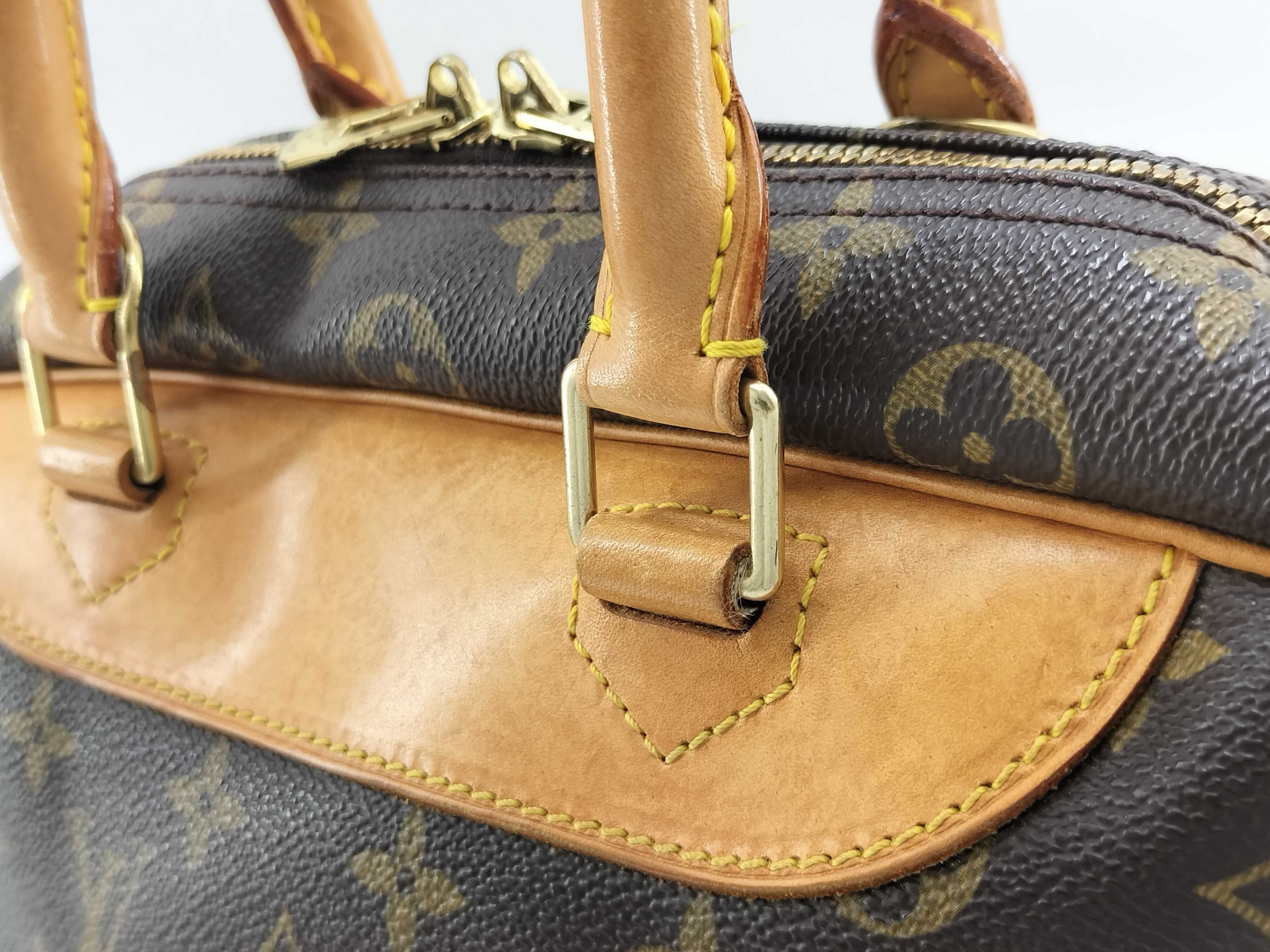 Monogram Louis Vuitton Deauville Handbag Monogram M47270 Handbag — view 3