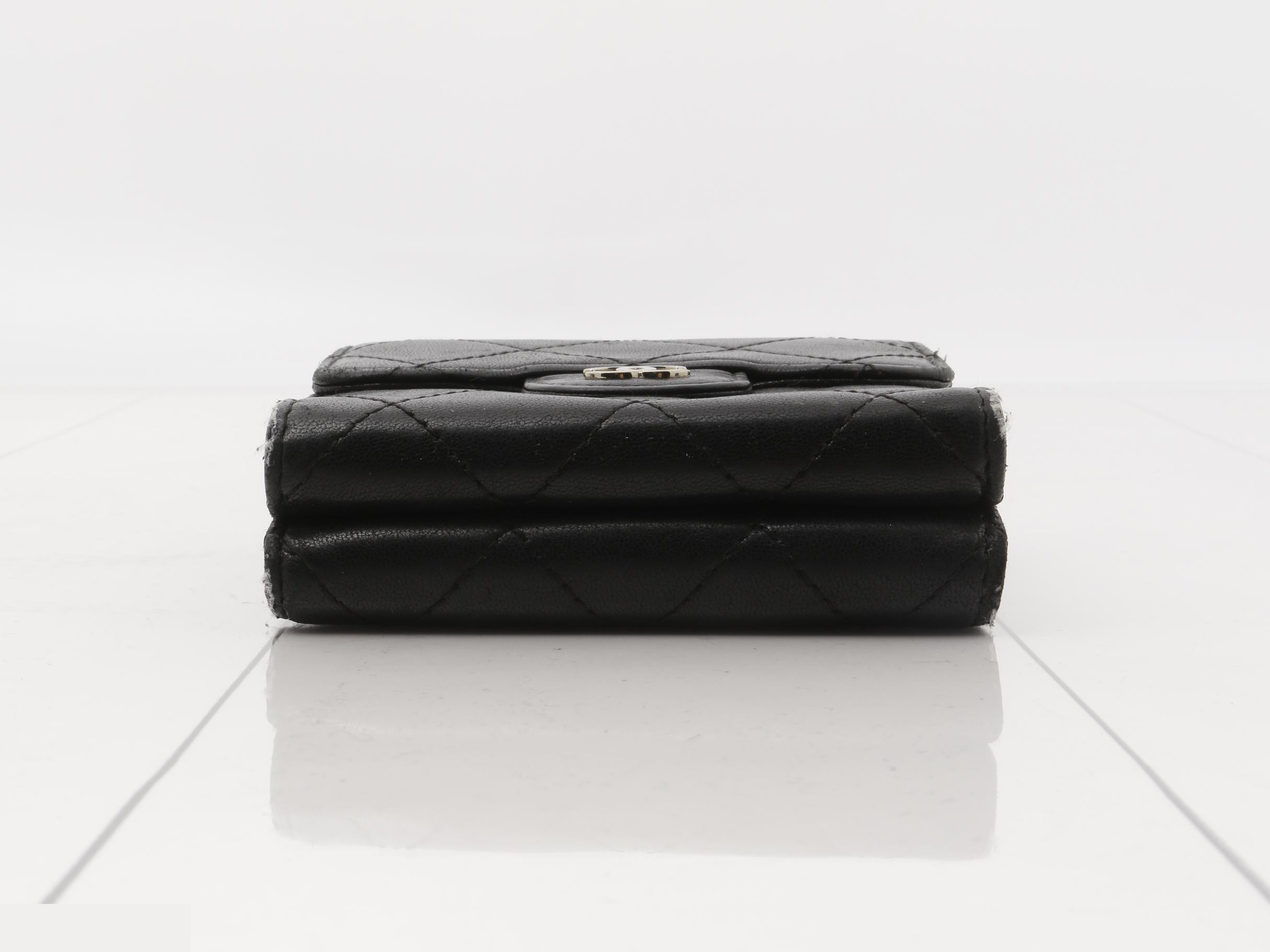 Matelassé bi-fold wallet, lambskin, black, serial number 12. — view 3