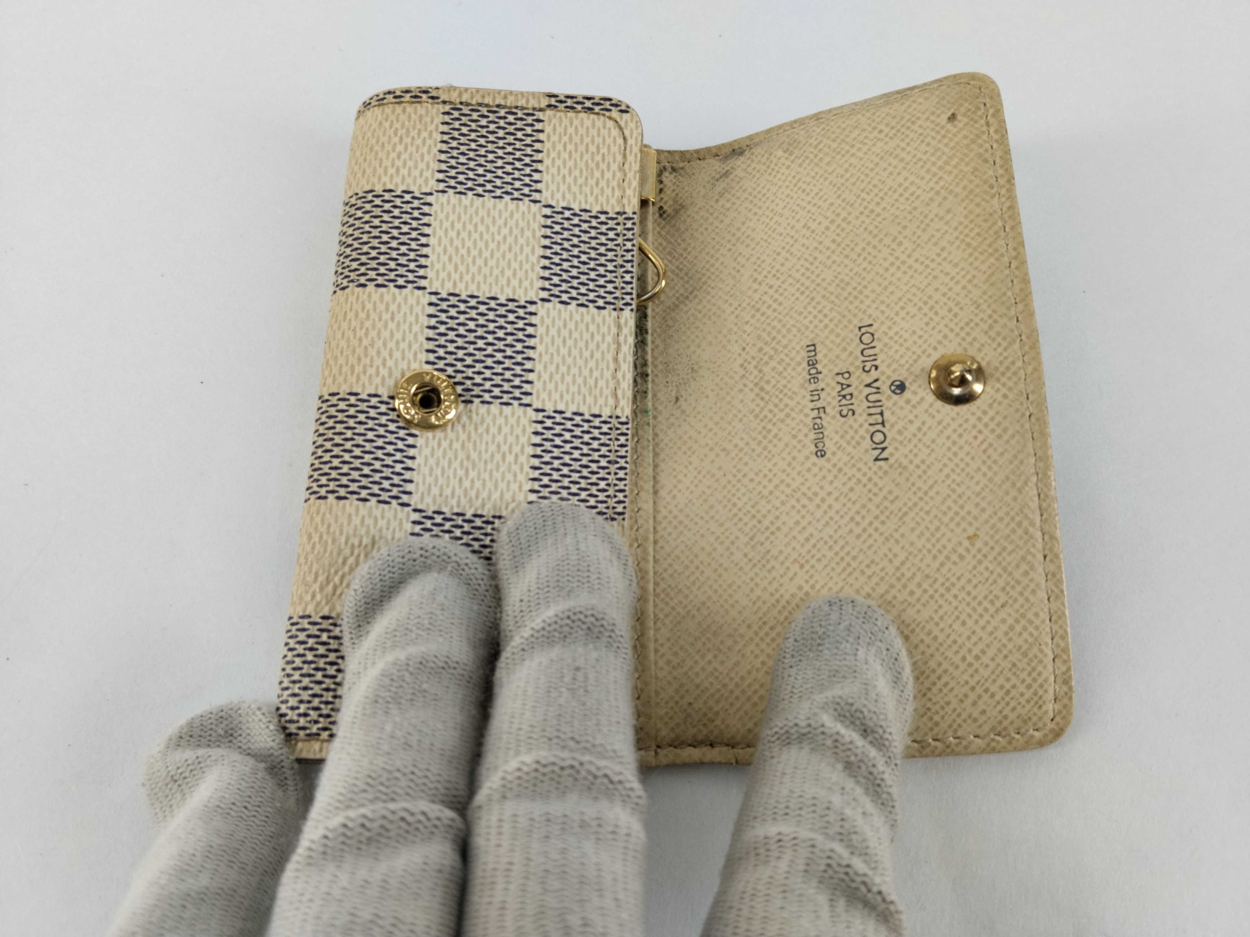 Damier Azur LV Key Case Multicles 4 White — view 9