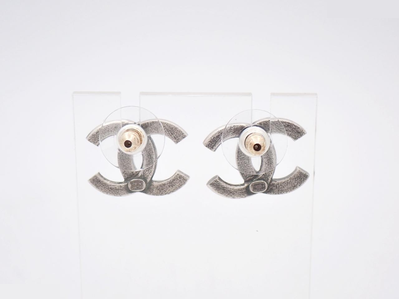 Earrings with Coco Mark logo — view 2