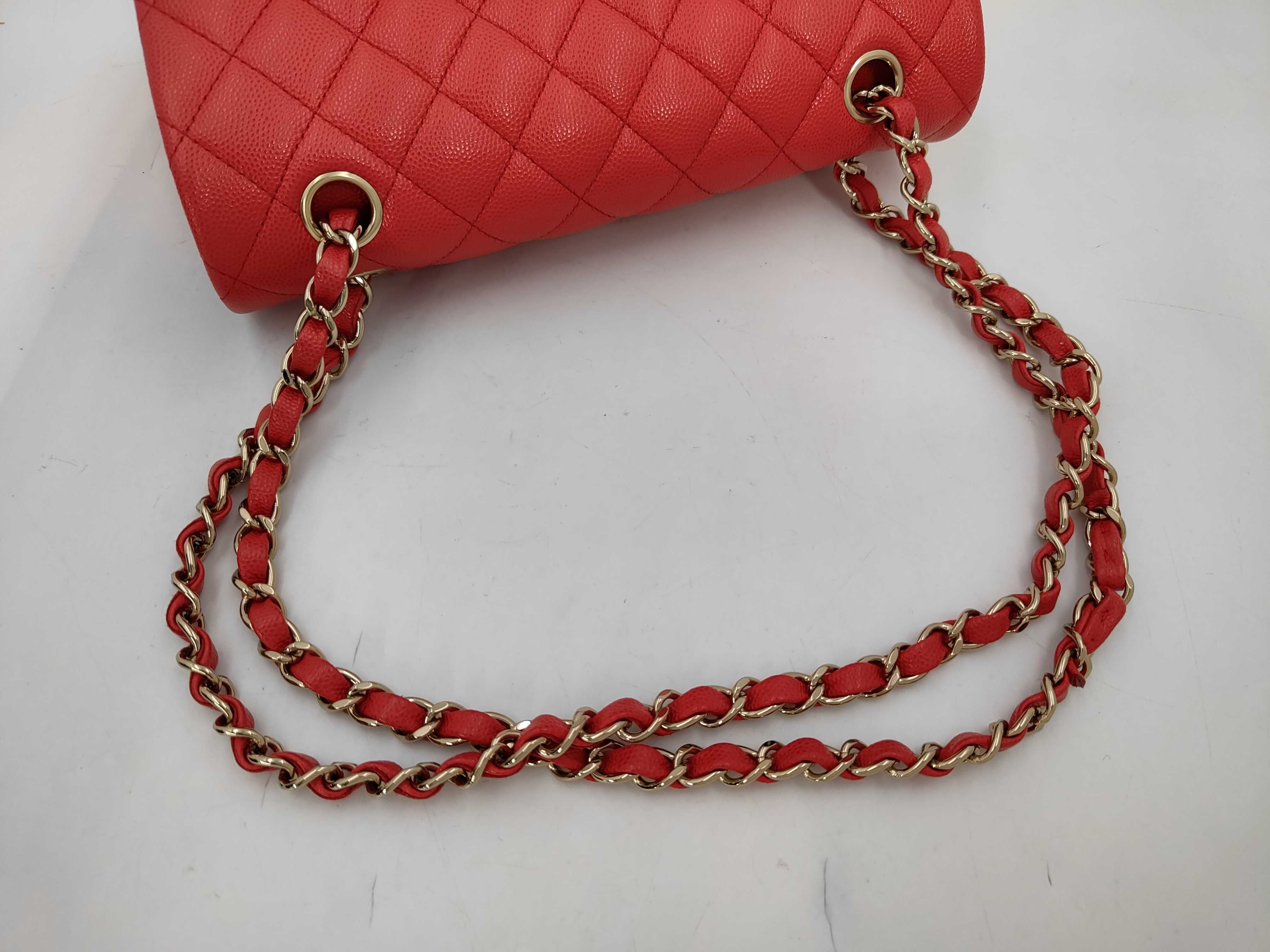 Matelassé 23 Caviar Skin Red Light Gold Hardware Double Flap Shoulder Bag (Serial Number 29) — view 3