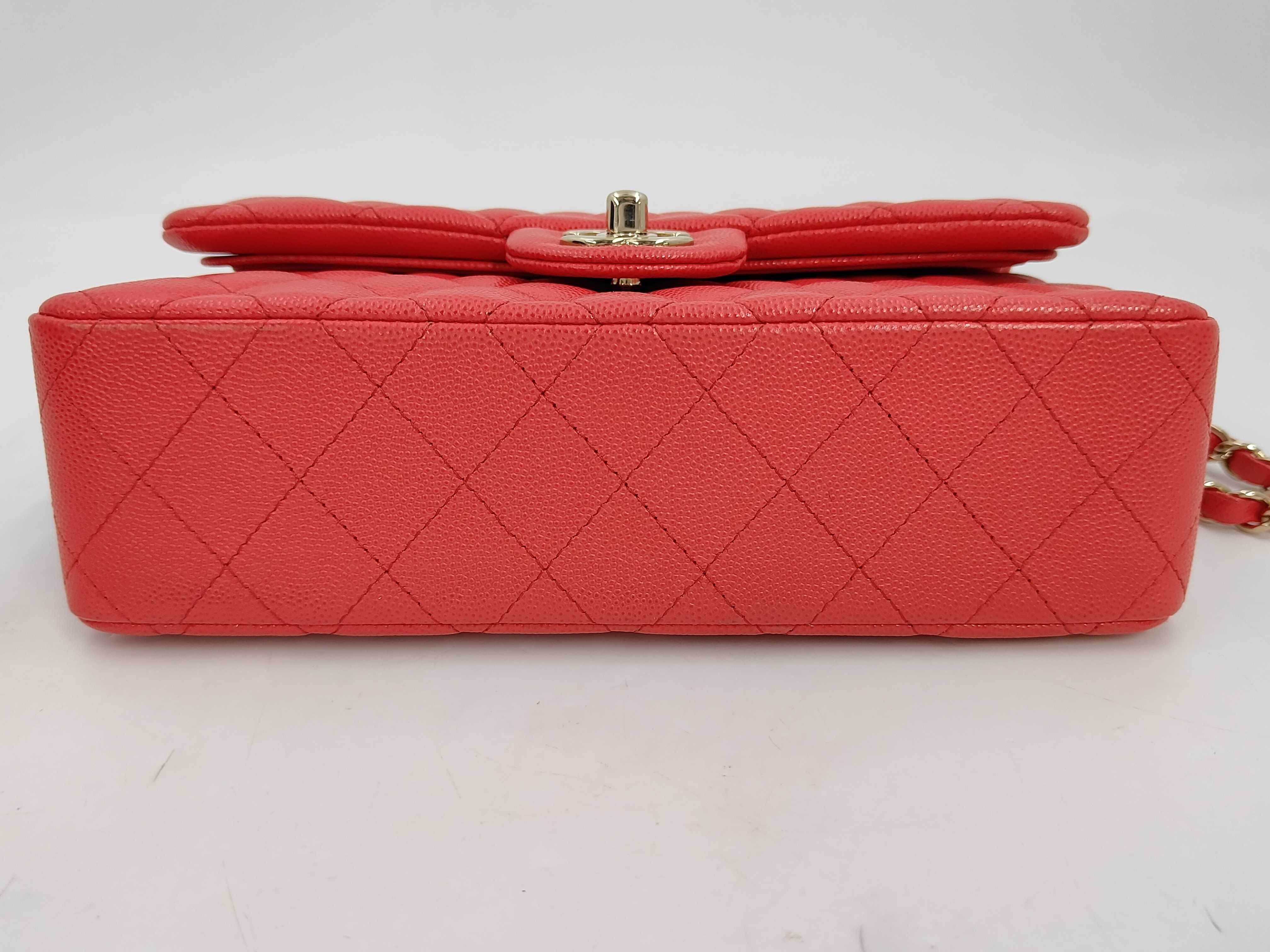 Matelassé 23 Caviar Skin Red Light Gold Hardware Double Flap Shoulder Bag (Serial Number 29) — view 6