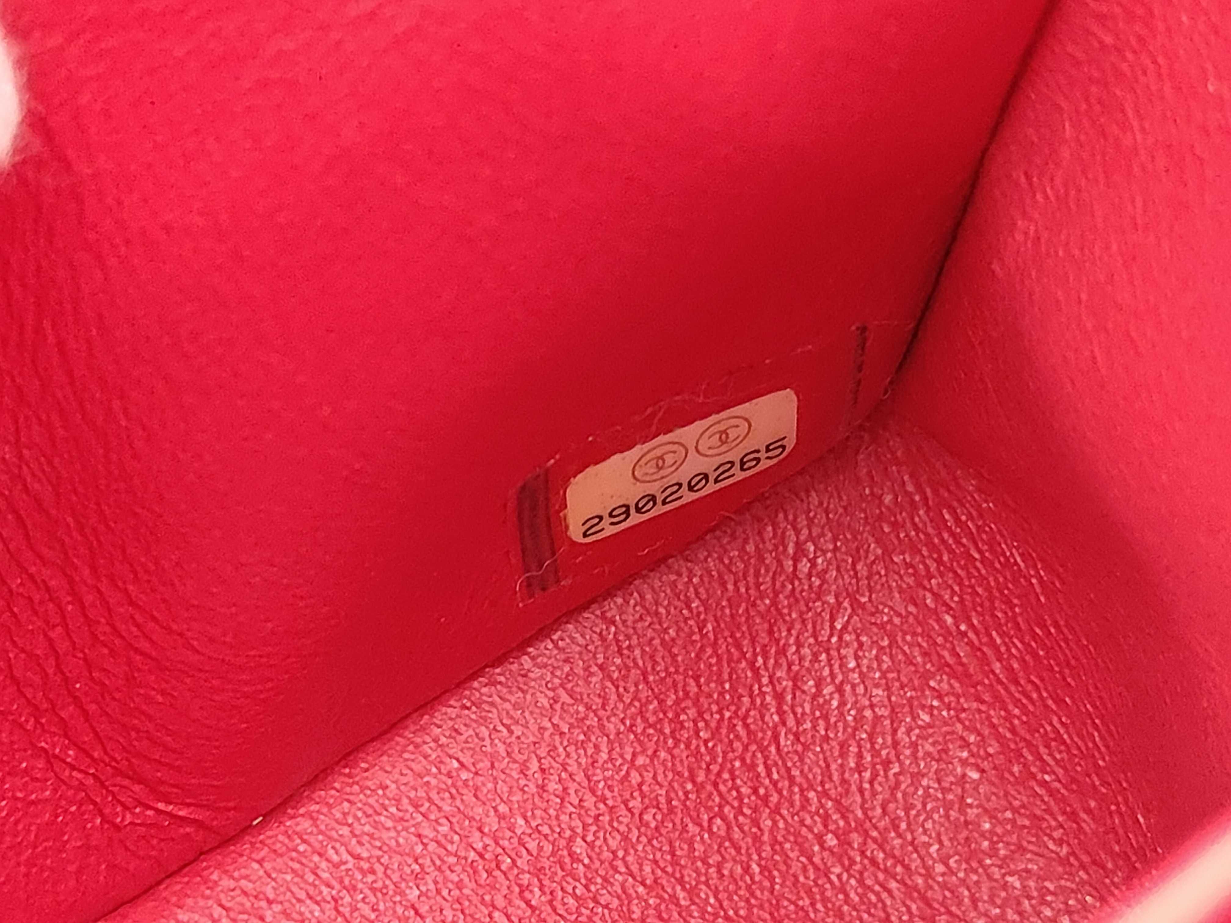 Matelassé 23 Caviar Skin Red Light Gold Hardware Double Flap Shoulder Bag (Serial Number 29) — view 10