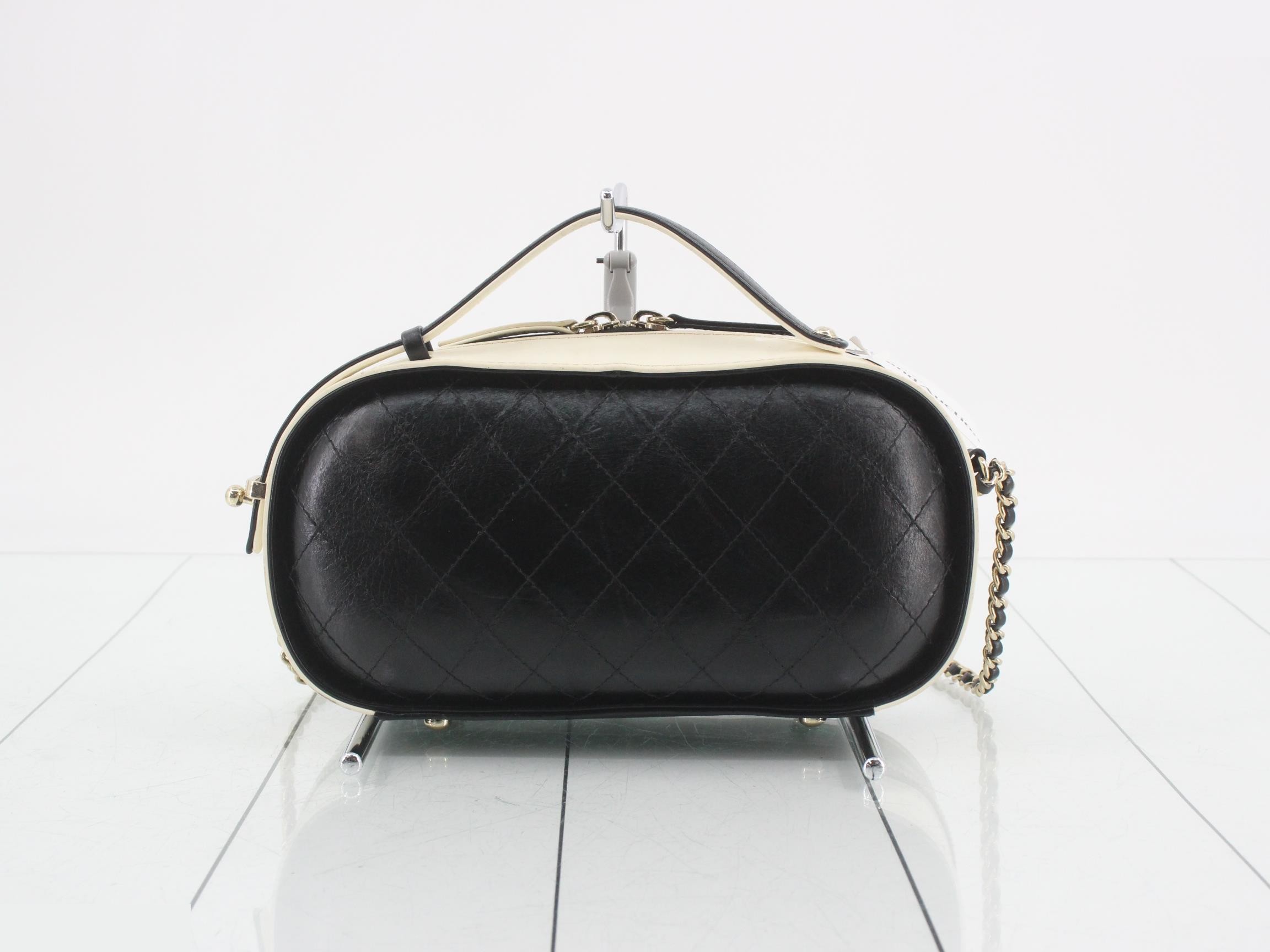 Matelassé Leather 2-Way Vanity — view 2