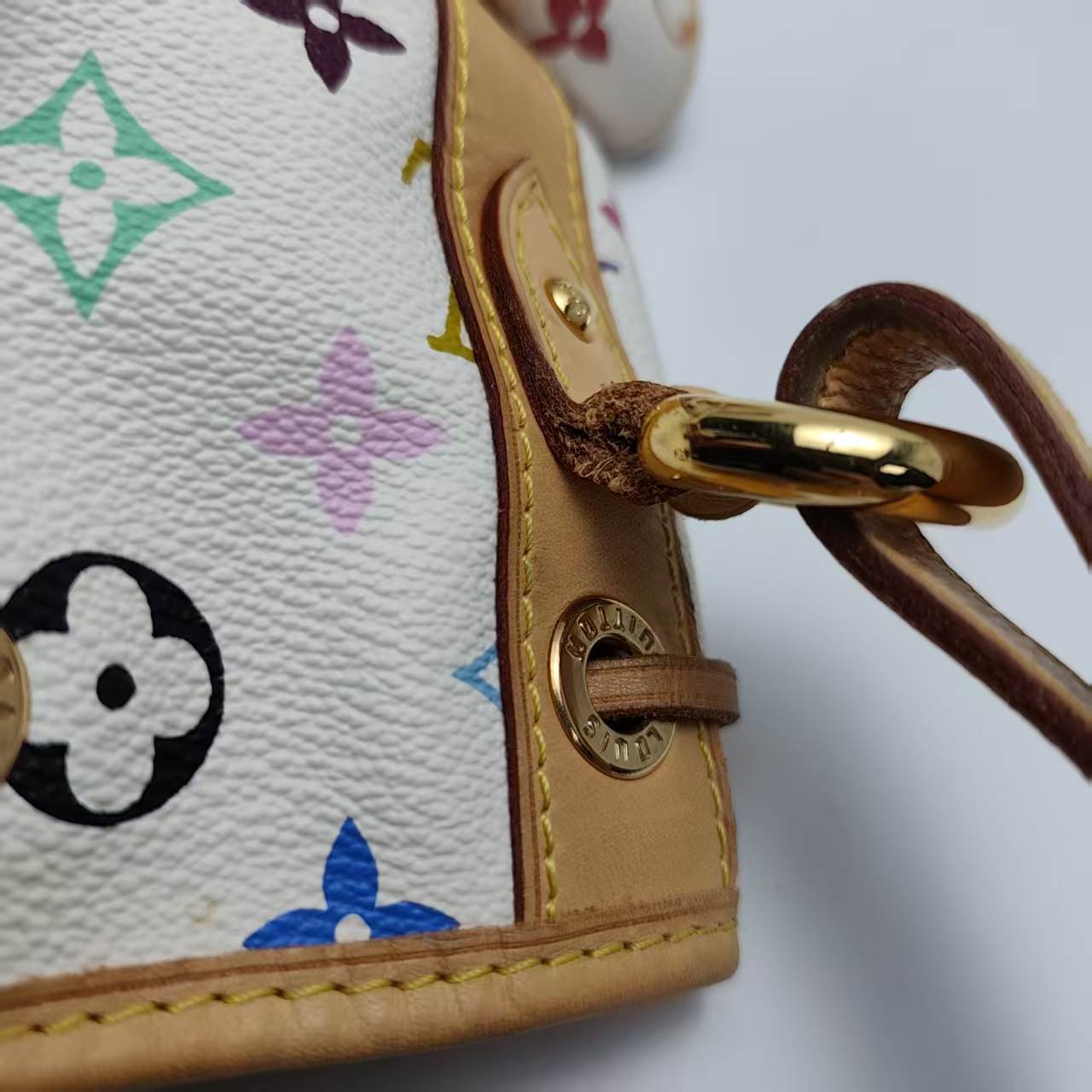【*Shipped from: China*】LOUIS VUITTON NeoNoe PU Shoulder Bag — view 9