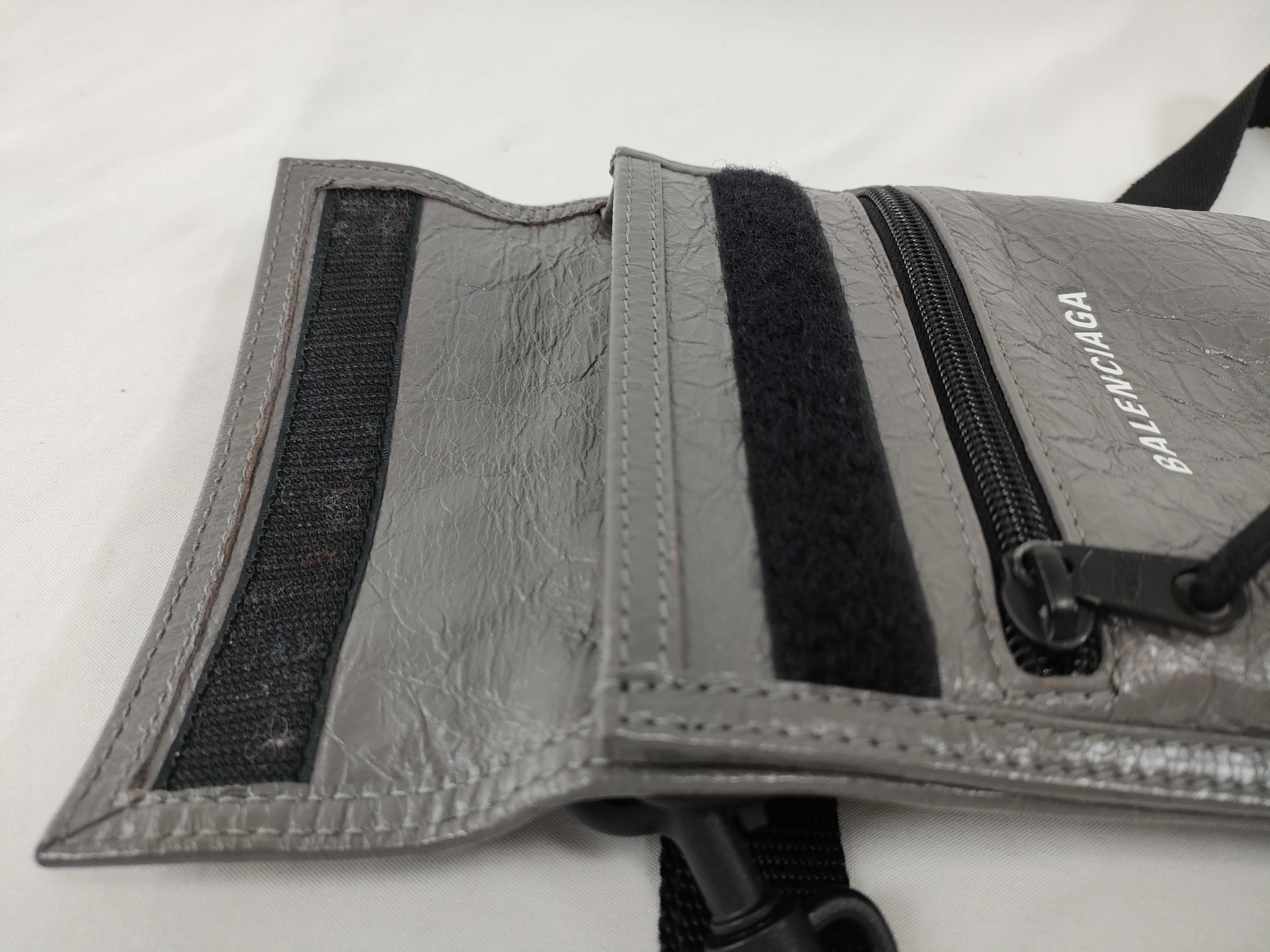 Explorer Leather Shoulder Bag, Gray, 655982 (Shoulder Bag) — view 8
