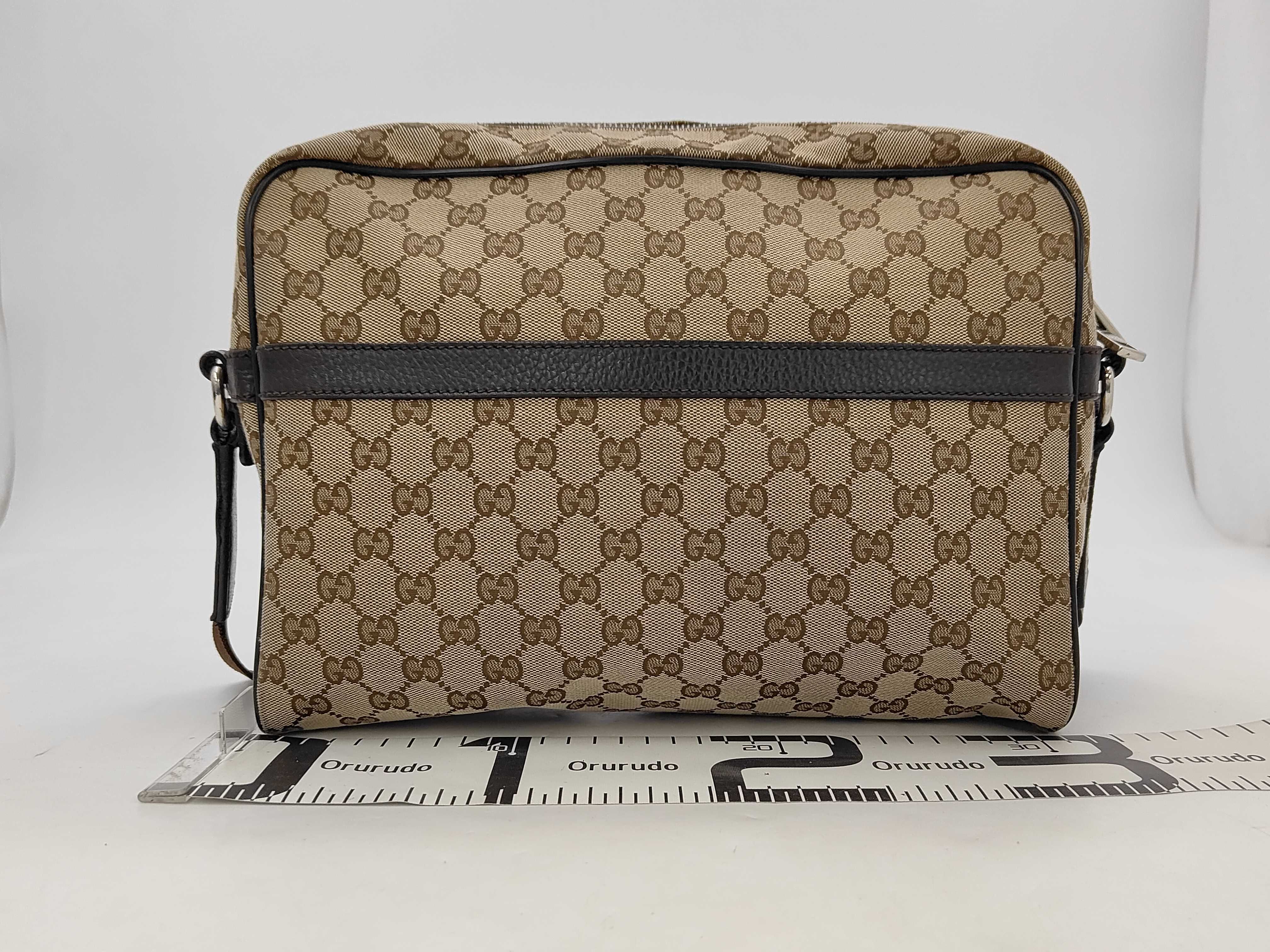 GG Supreme Canvas Messenger Bag (Shoulder Bag) — view 2