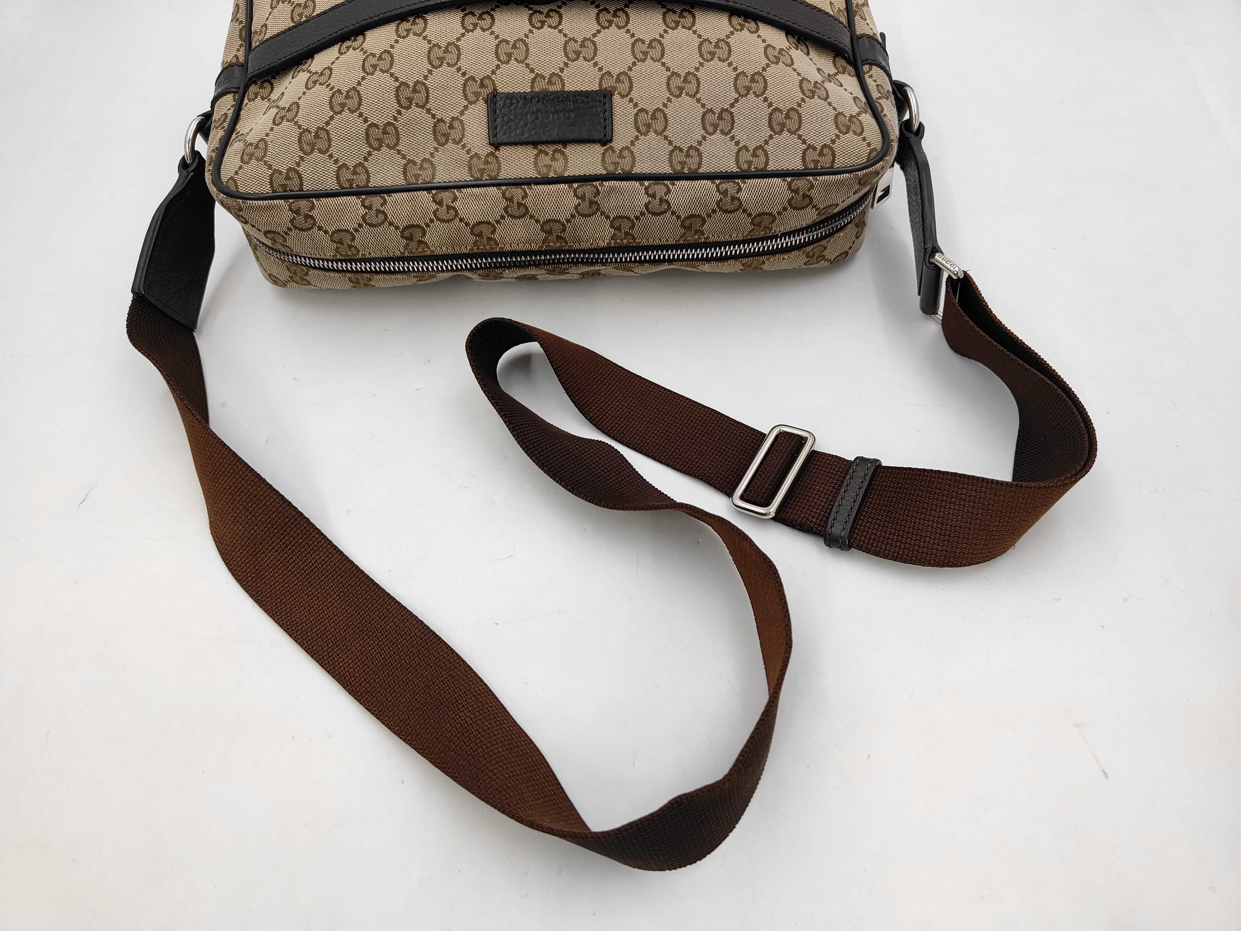 GG Supreme Canvas Messenger Bag (Shoulder Bag) — view 5