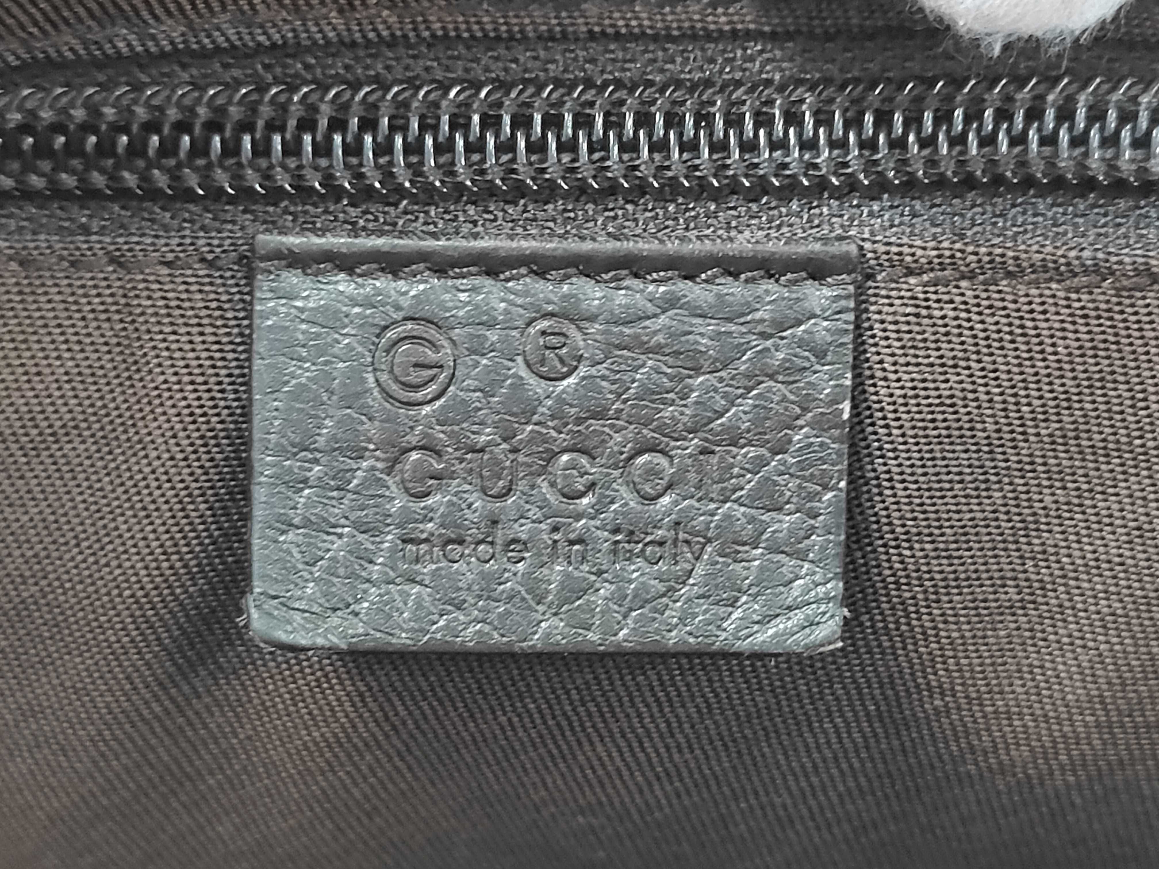 GG Supreme Canvas Messenger Bag (Shoulder Bag) — view 9