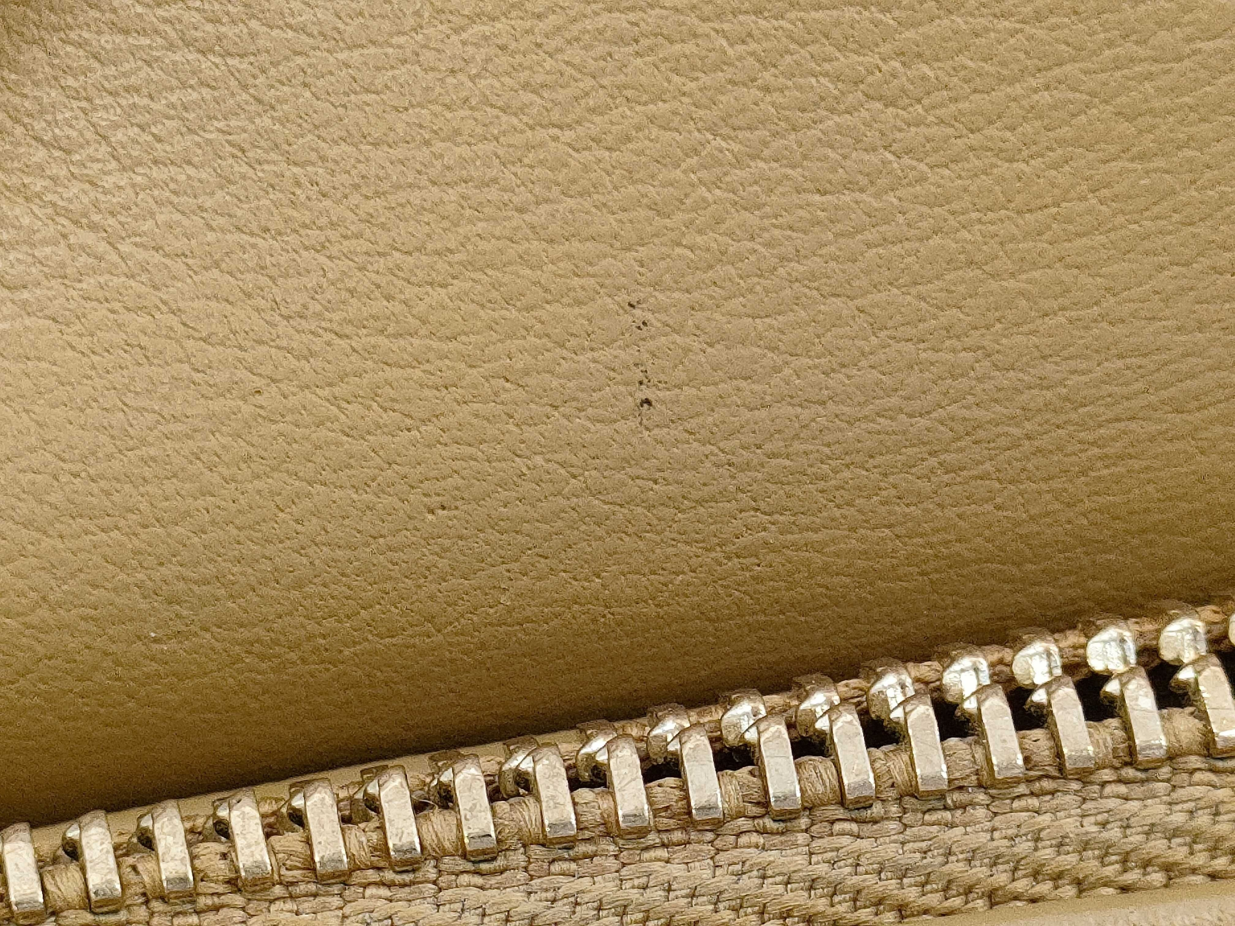 Puzzle Edge Beige Shoulder Bag — view 8