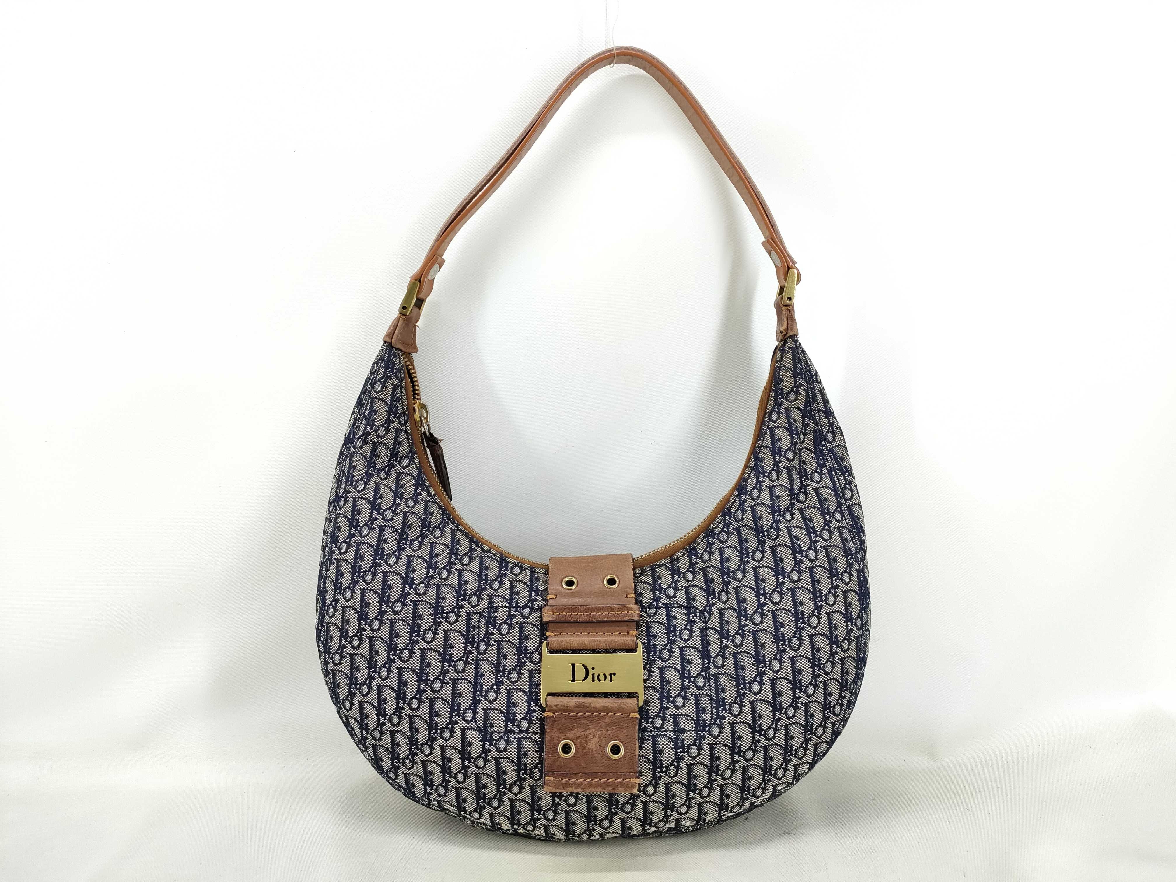 Trotter Street Chic Hobo Leather Gold Hardware One-Shoulder Bag