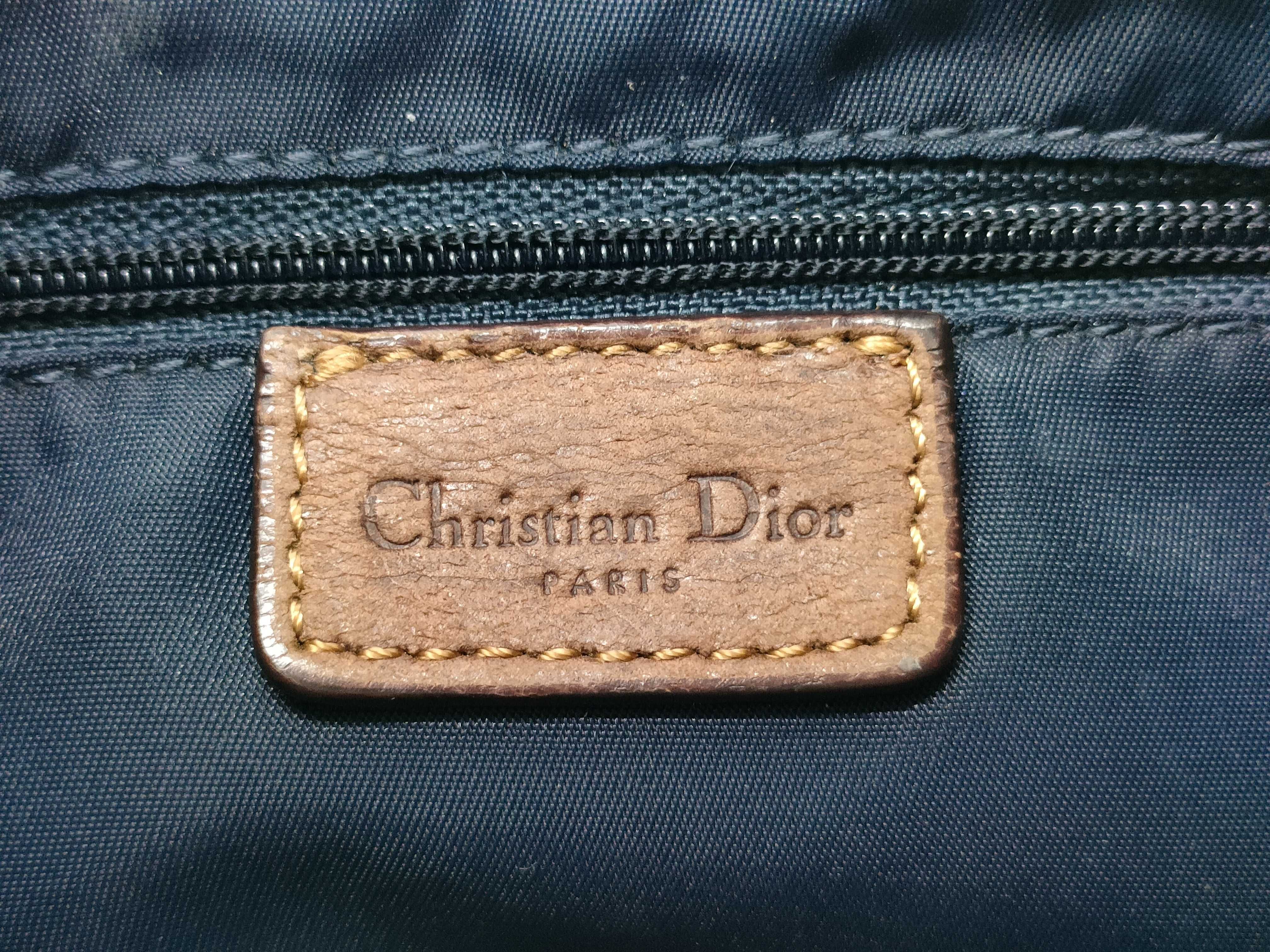 Trotter Street Chic Hobo Leather Gold Hardware One-Shoulder Bag — view 11