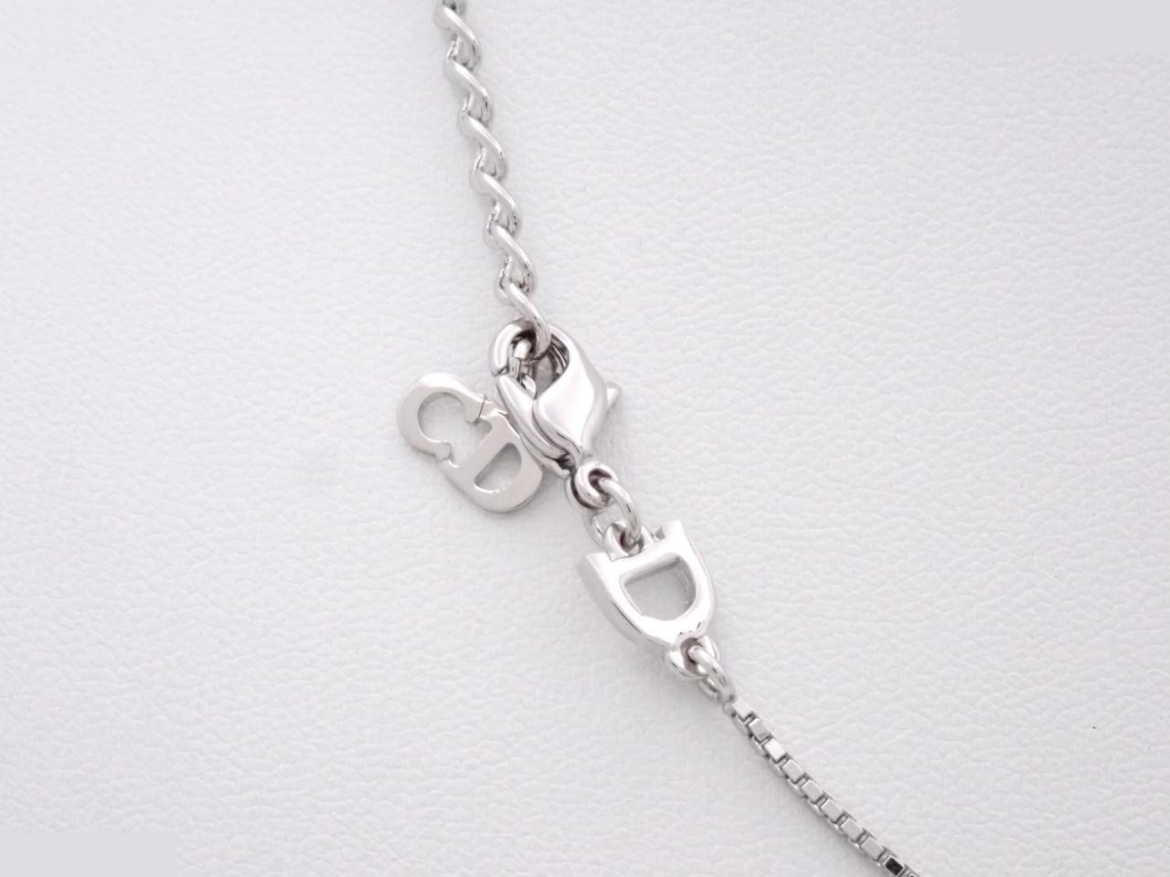 Other lines: Precious metal necklaces and pendants, total length approximately 42 cm. — view 2