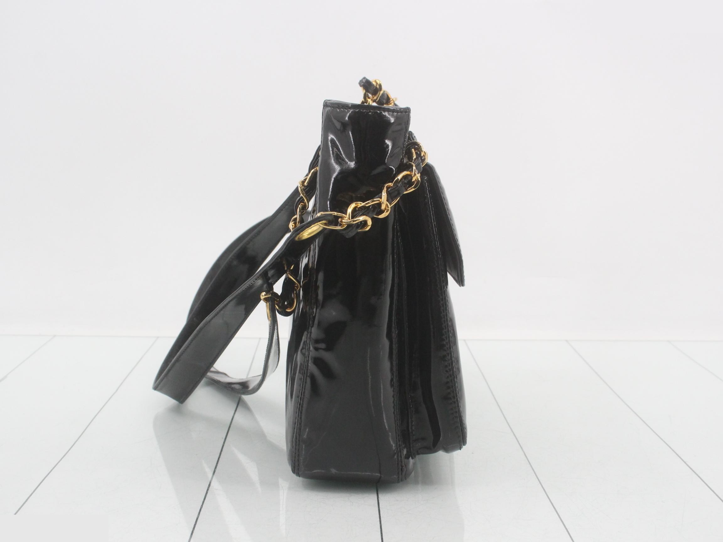 Turn-lock chain shoulder bag, includes sticker card. — view 4
