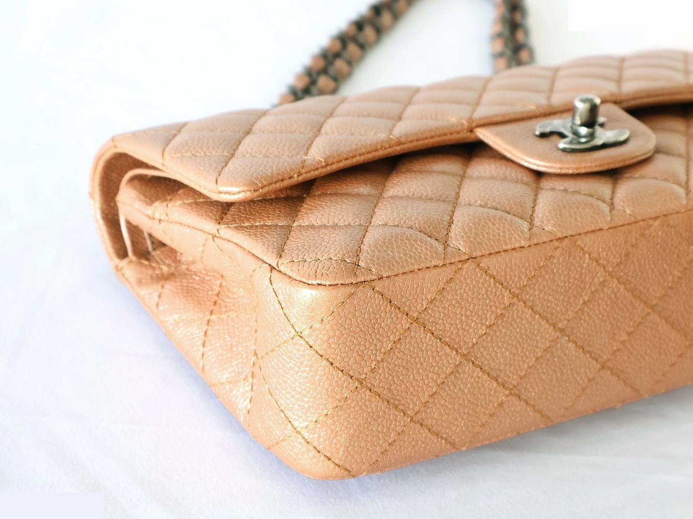 Matelassé 25 Lambskin Double Flap Double Chain Shoulder Bag with Pearl — view 3