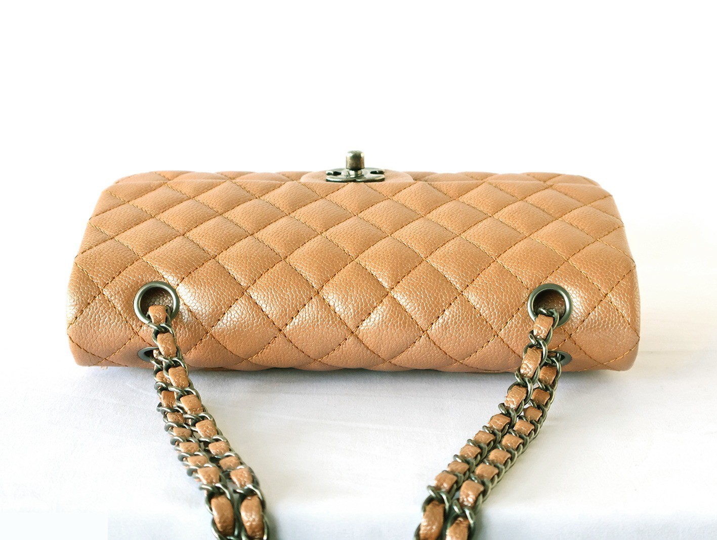 Matelassé 25 Lambskin Double Flap Double Chain Shoulder Bag with Pearl — view 5